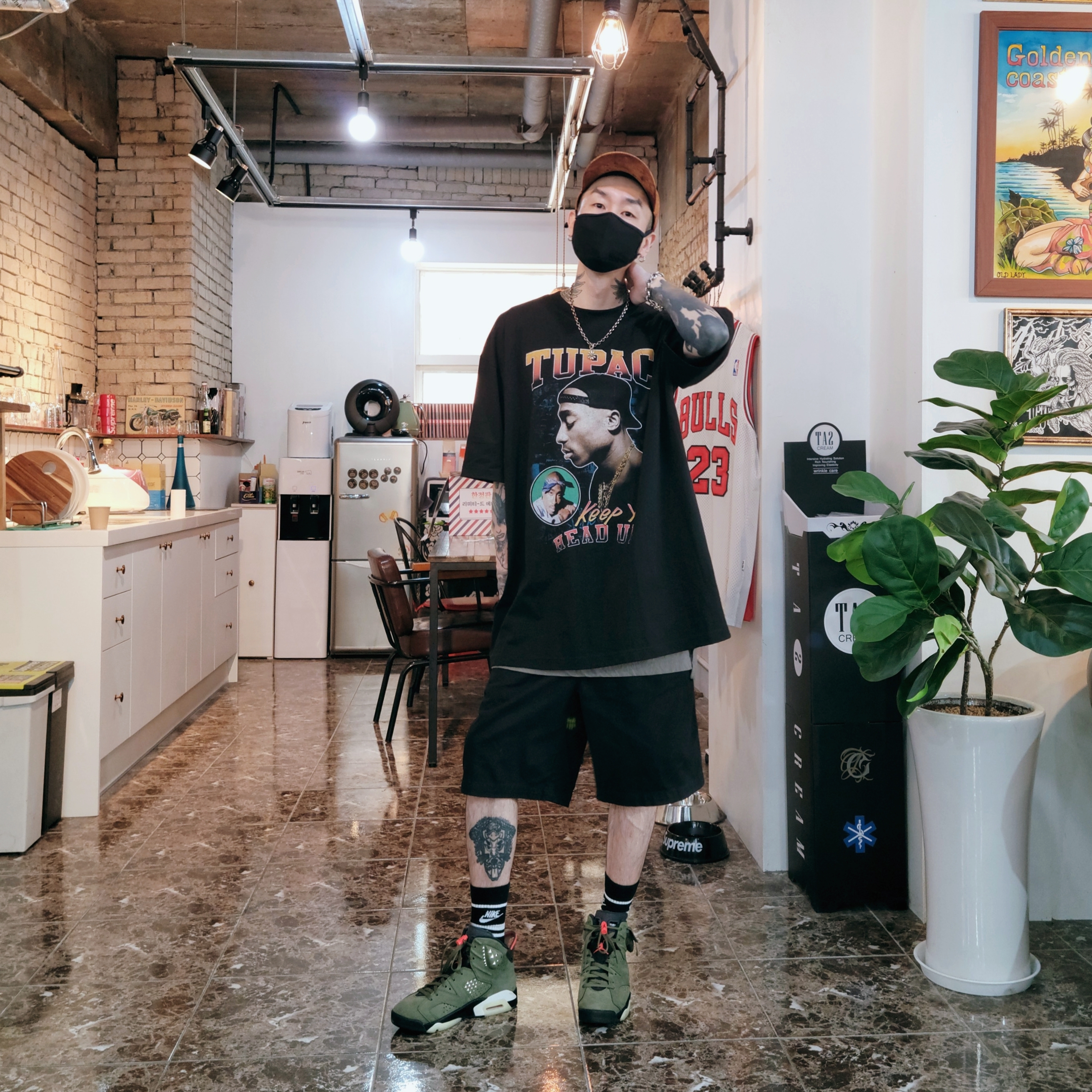 Supreme x Stone Island Painted Camo Nylon 6-Panel Coral - 20FW, Jordan 6 x Travis Scott Retro Olive 착용 스타일 - 2