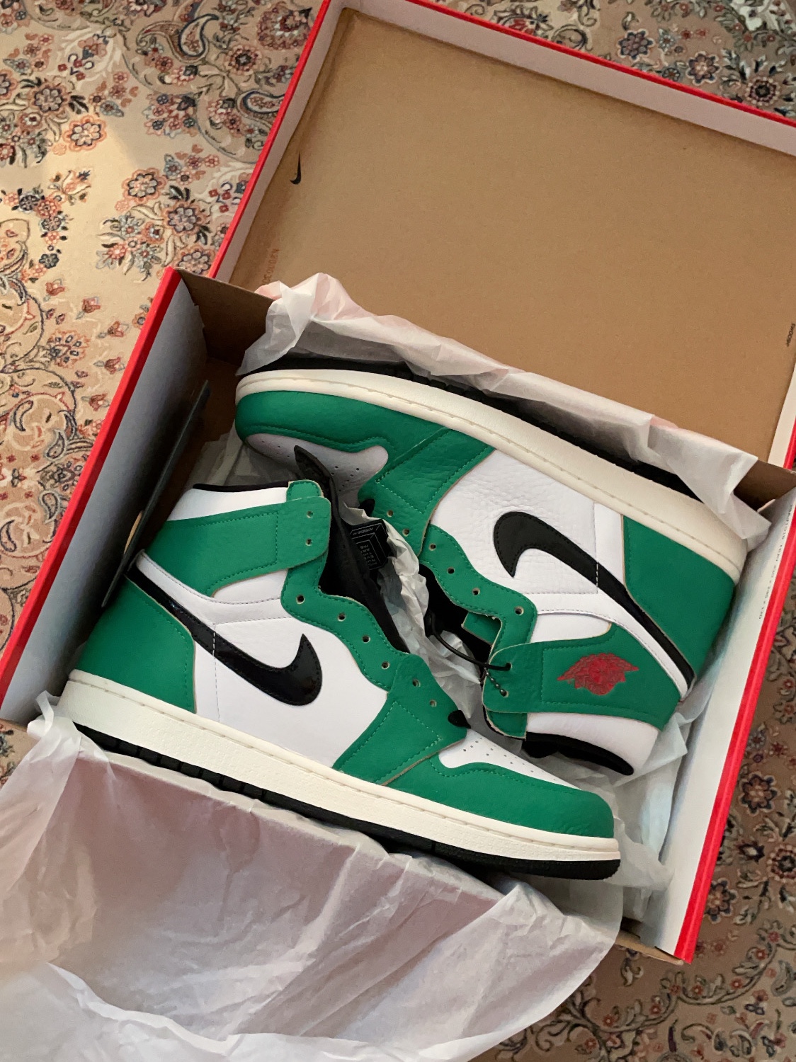 (W) Jordan 1 Retro High OG Lucky Green 착용 스타일 - 4