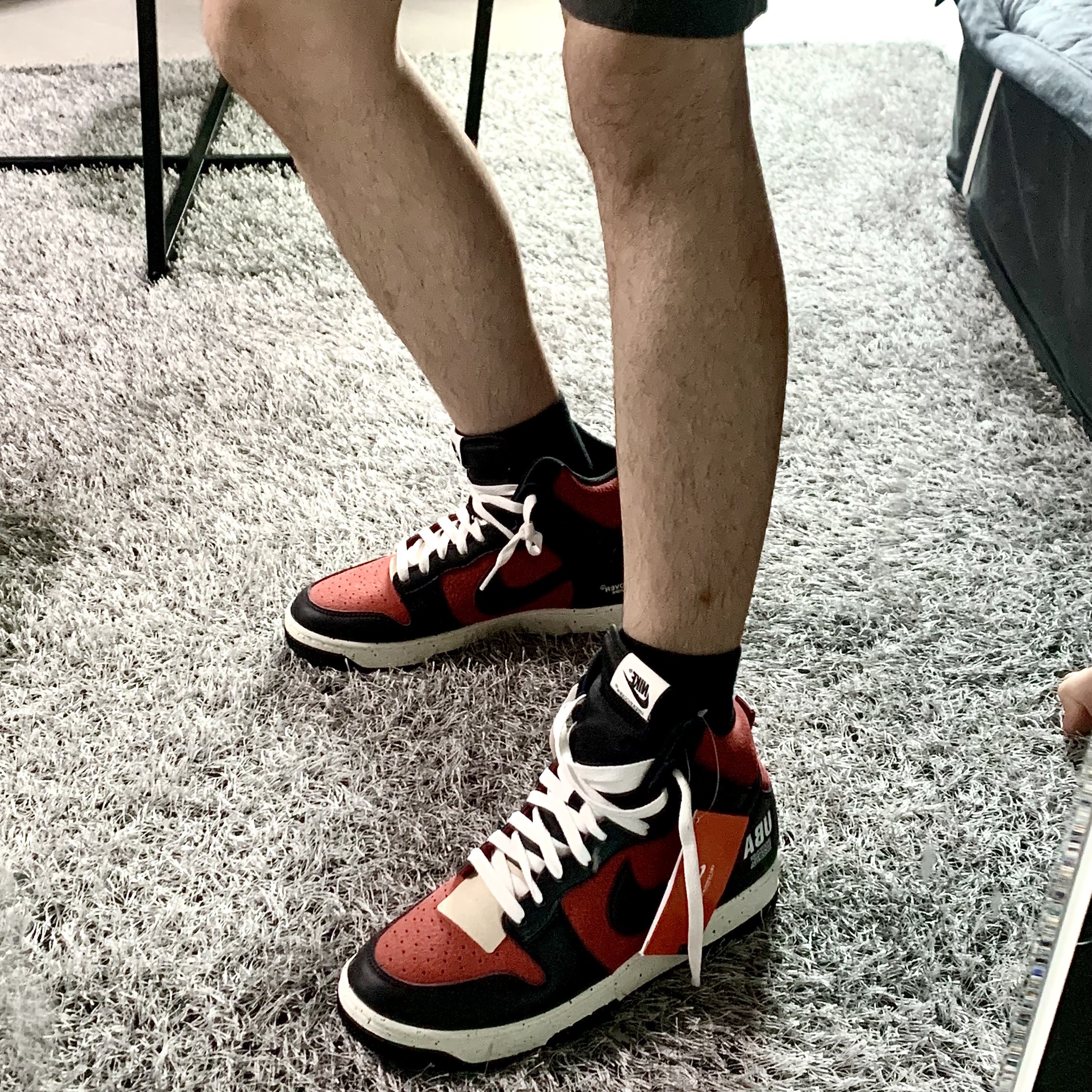 Nike x Undercover Dunk High 1985 Gym Red 착용 스타일 - 3
