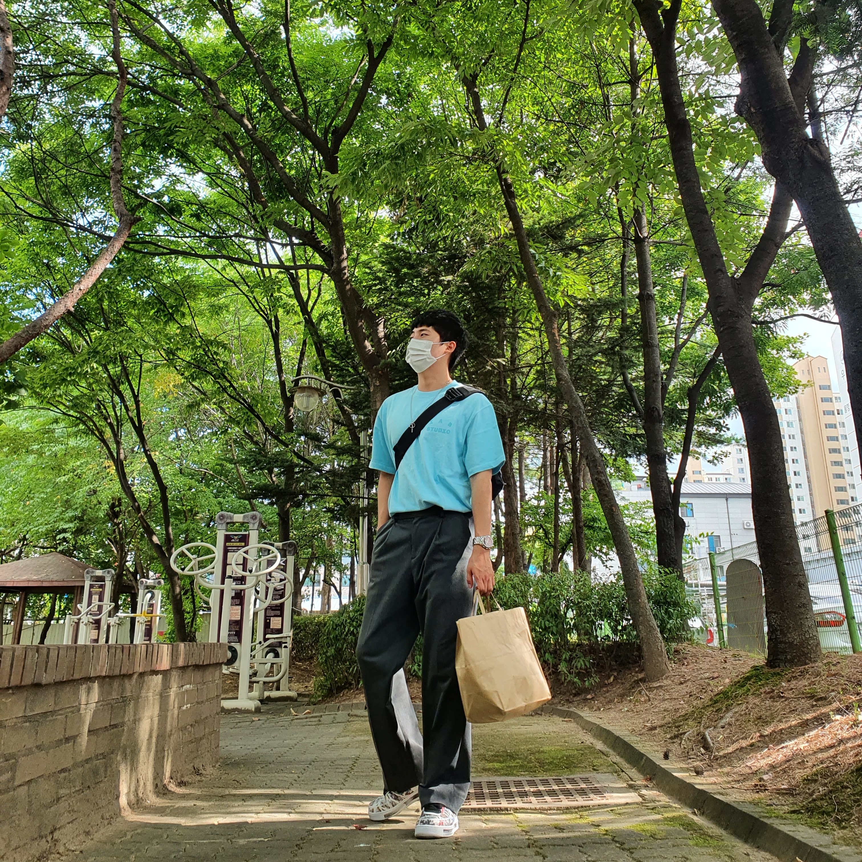 IAB Studio Pigment T-Shirt Cyan, Nike x Peaceminusone Air Force 1 Low Para-Noise 2.0 착용 스타일