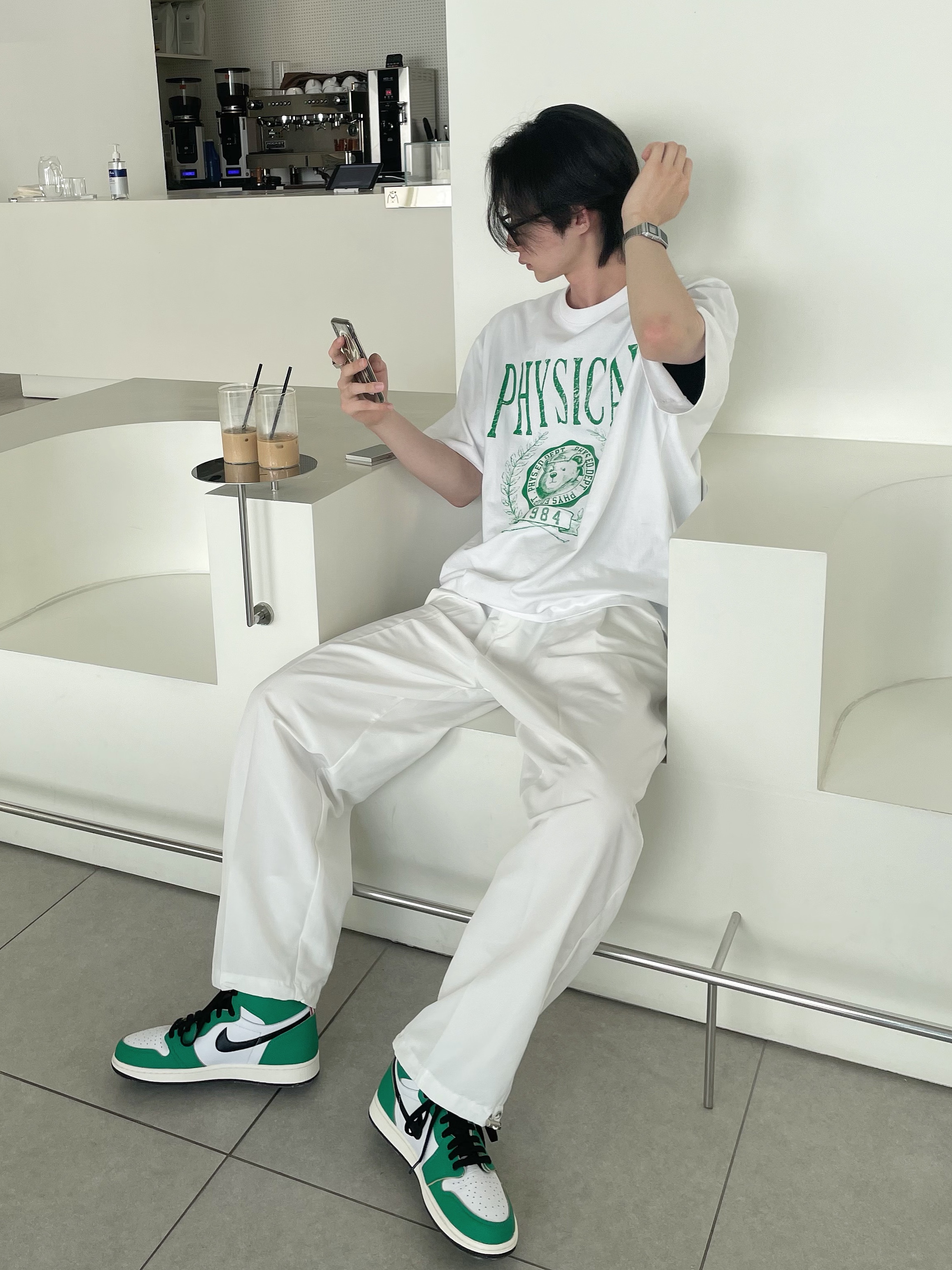 (W) Jordan 1 Retro High OG Lucky Green 착용 스타일 - 2