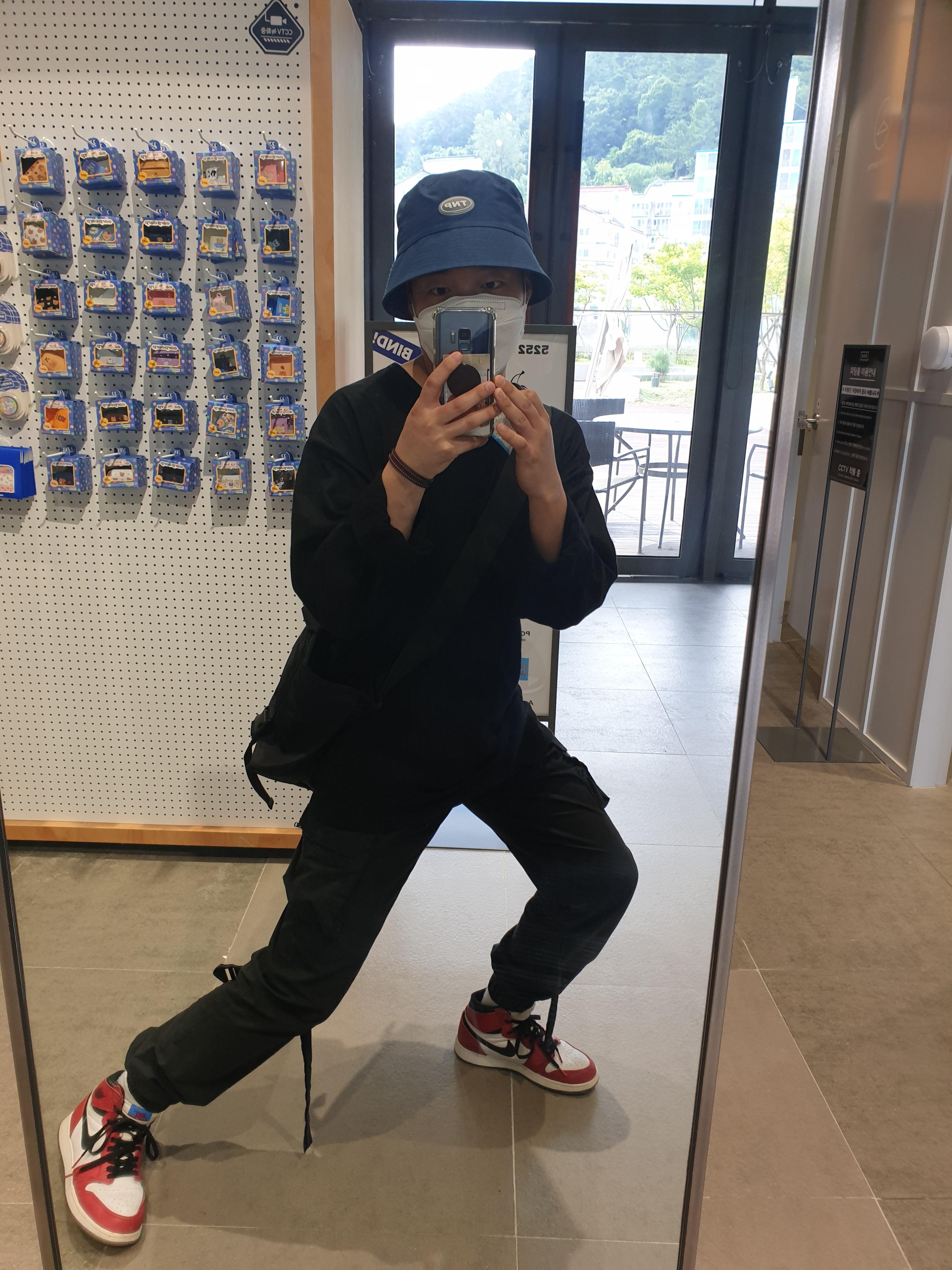 Jordan 1 Retro High Spider-Man Origin Story, (GS) Jordan 1 Retro High Spider-Man Origin Story 착용 스타일