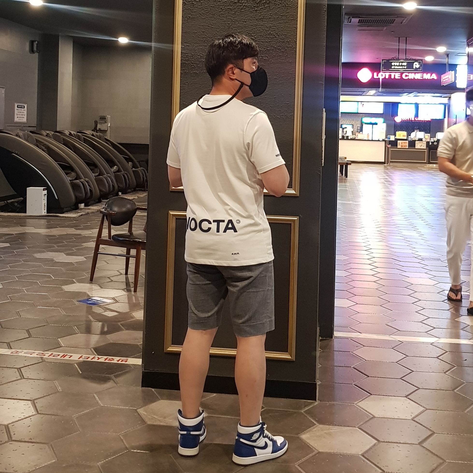 Jordan 1 Retro Storm Blue, Nike x Drake Nocta Cardinal Stock Essential T-Shirt White - Asia 착용 스타일
