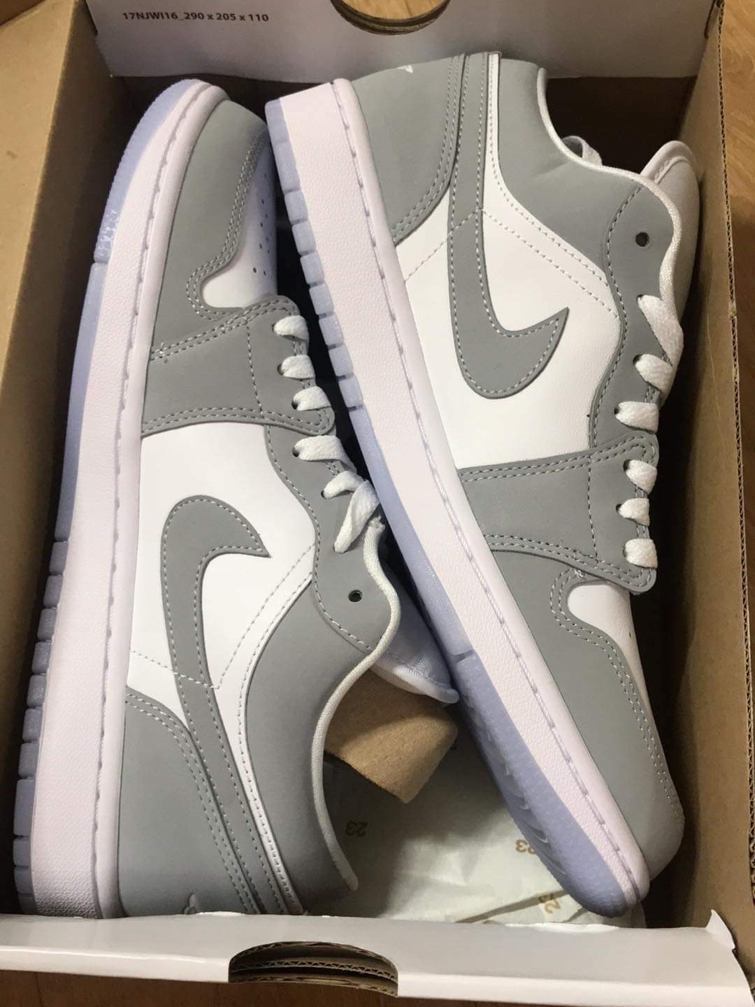 (W) Jordan 1 Low White Wolf Grey 착용 스타일