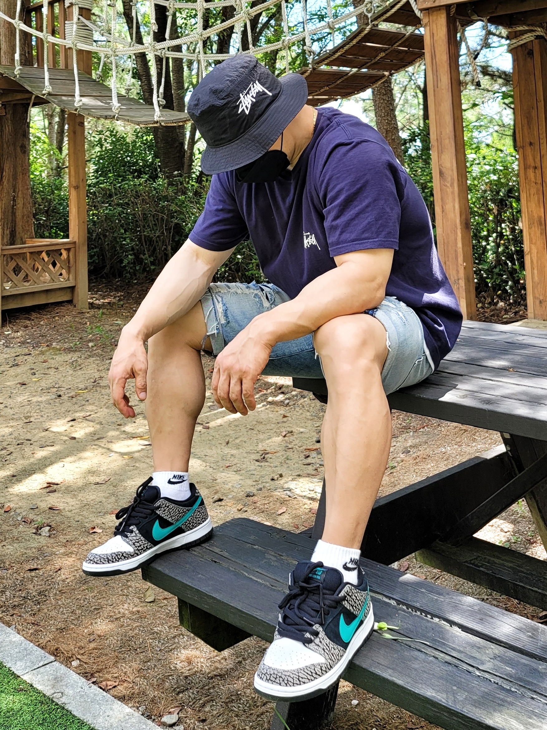 Nike x Stussy Bucket Hat Black, Nike SB Dunk Low Pro Clear Jade 착용 스타일 - 3