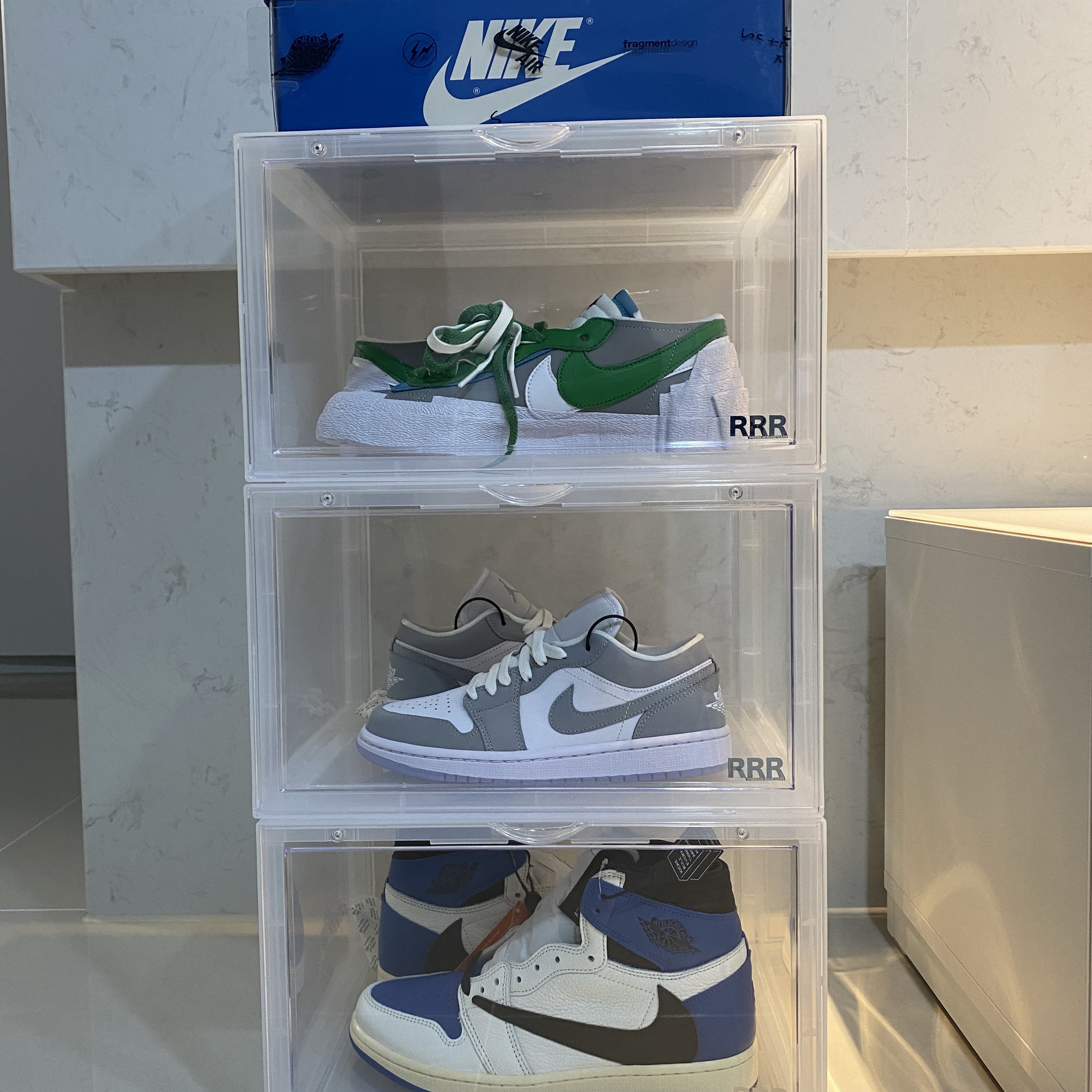 Nike x Sacai Blazer Low Classic Green, (W) Jordan 1 Low White Wolf Grey 착용 스타일