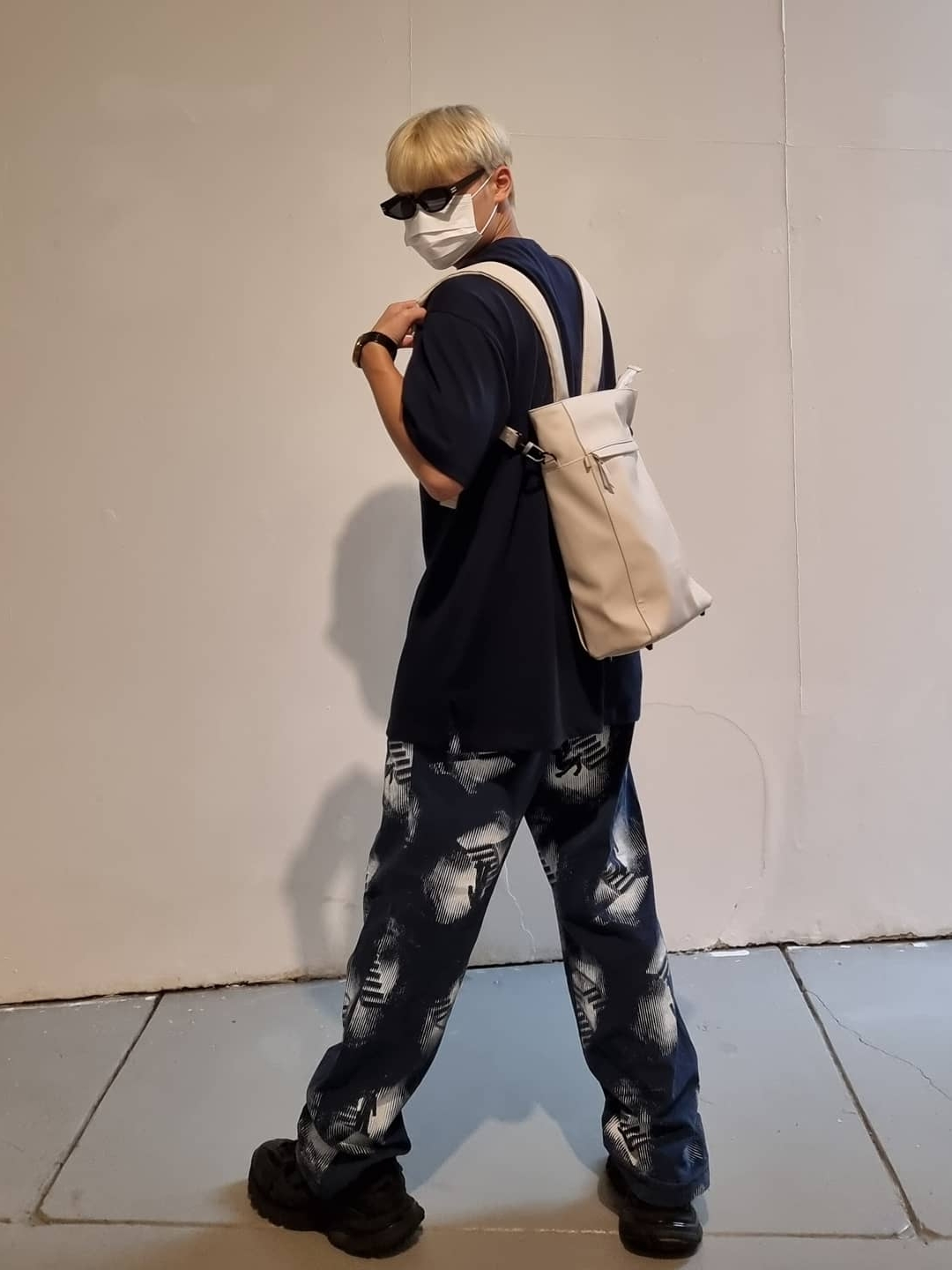 Balenciaga Track.2 Sneakers Black 착용 스타일 - 2