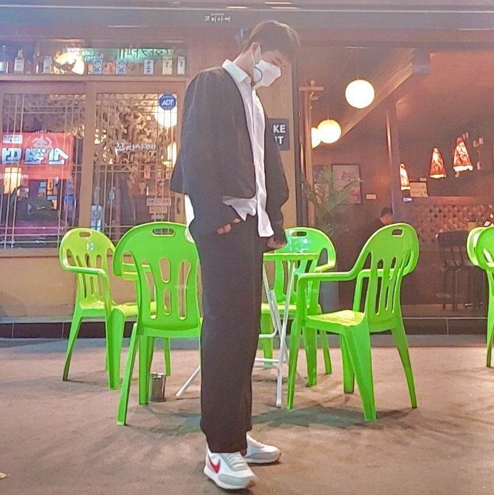 (W) Nike Daybreak Summit White University Red 착용 스타일 - 2