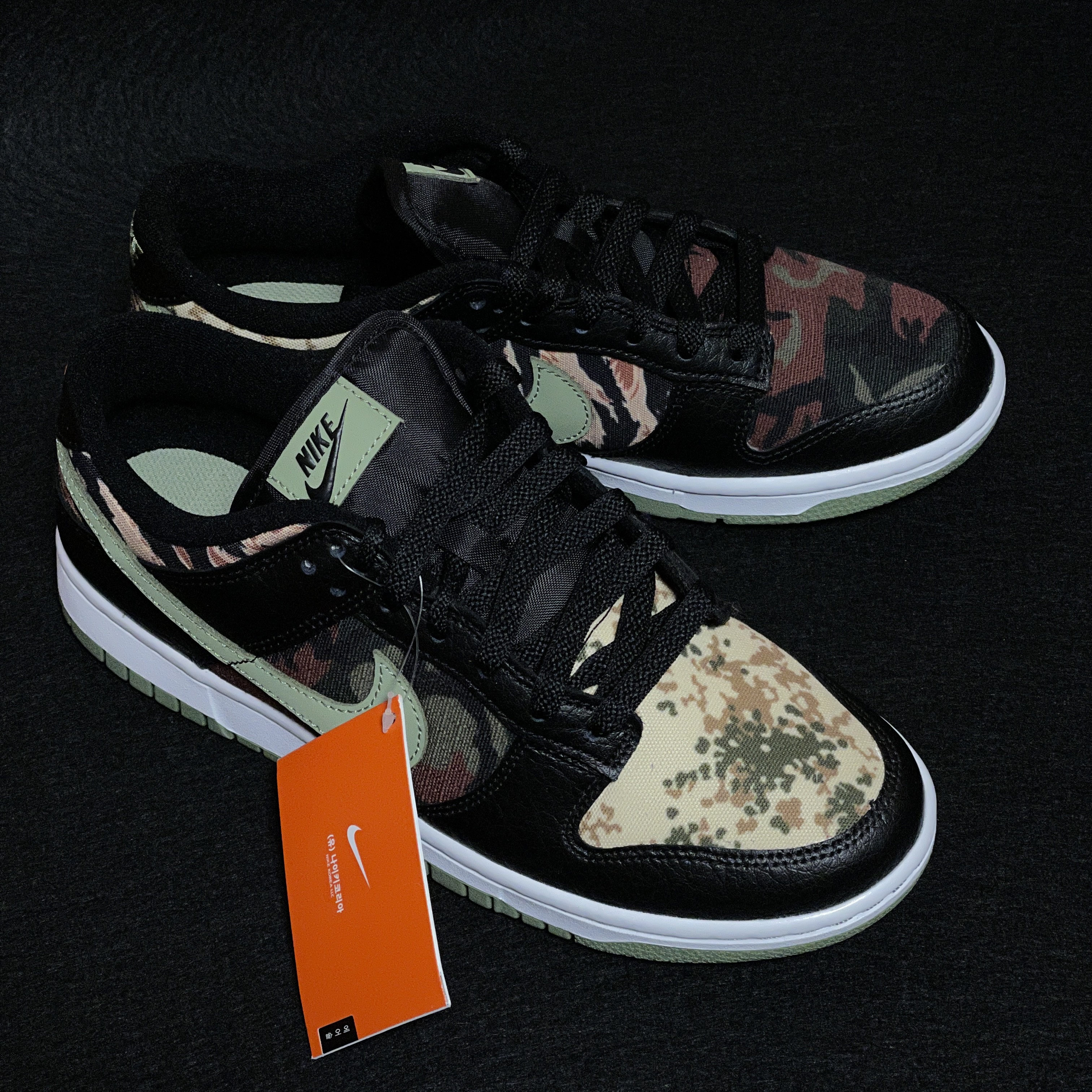 Nike Dunk Low SE Black Multi Camo 착용 스타일