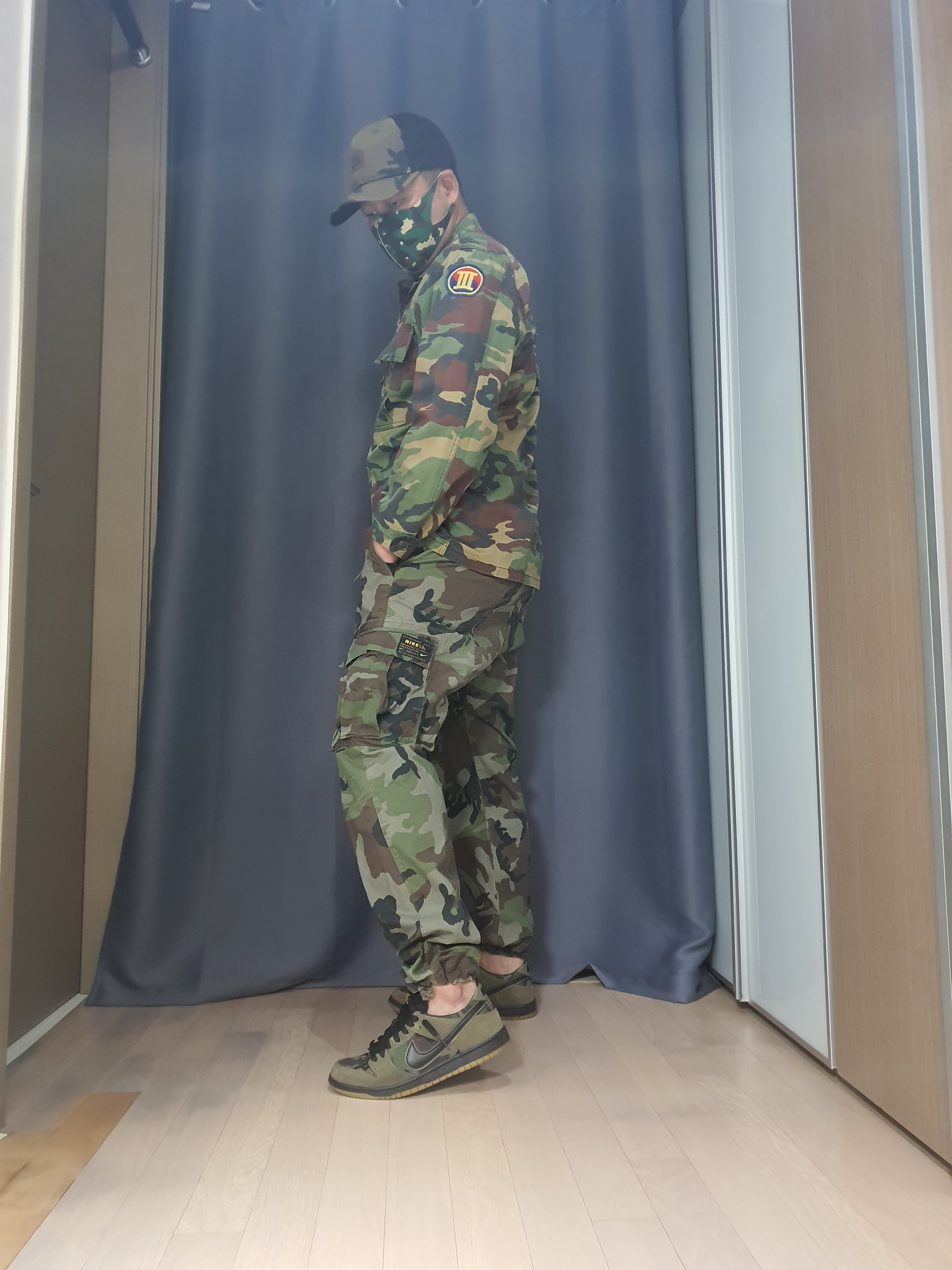 Nike Hangul T-Shirt White, Nike SB Zoom Dunk Low Pro Skate Camo 착용 스타일 - 4