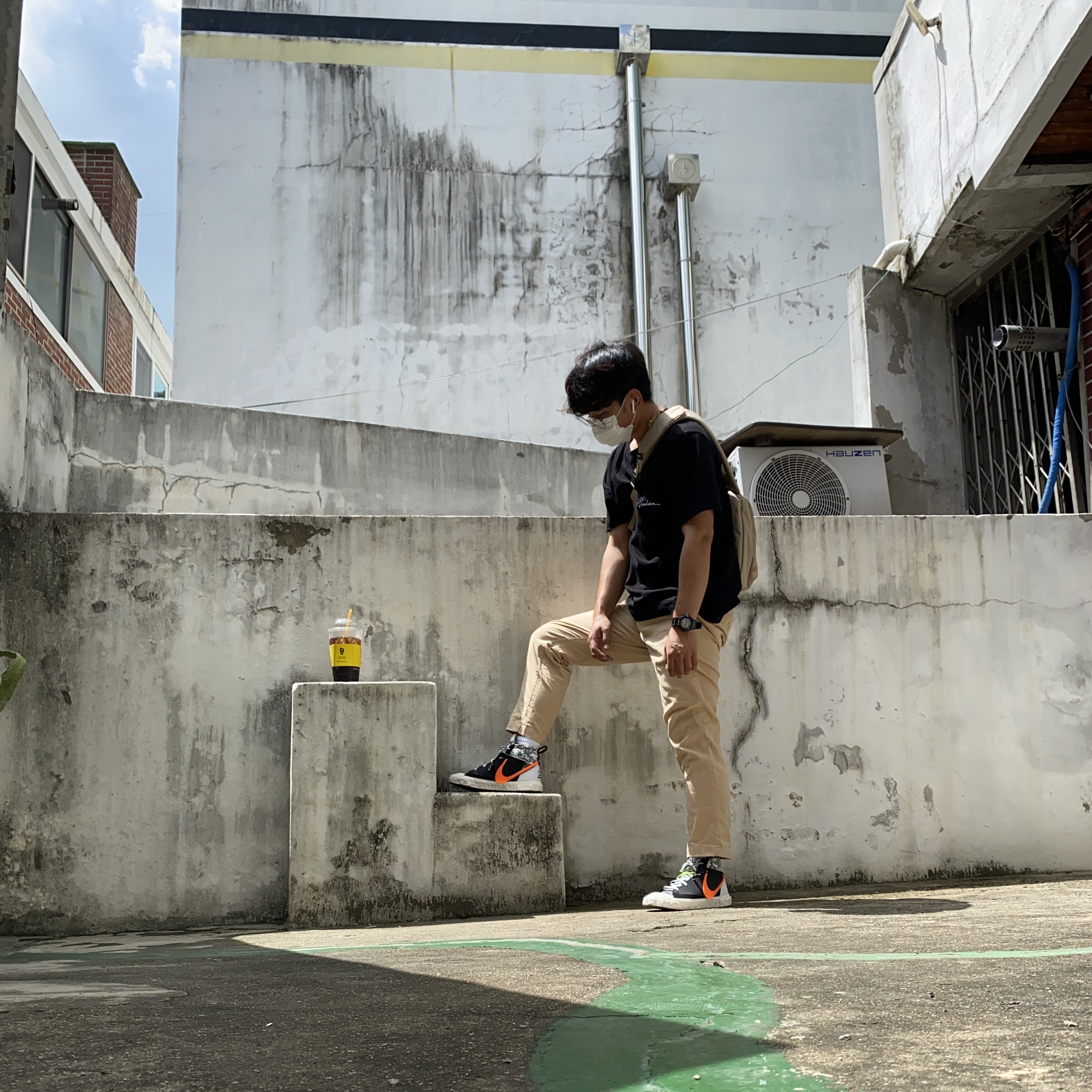 Nike x Readymade Blazer Mid Black 착용 스타일 - 1