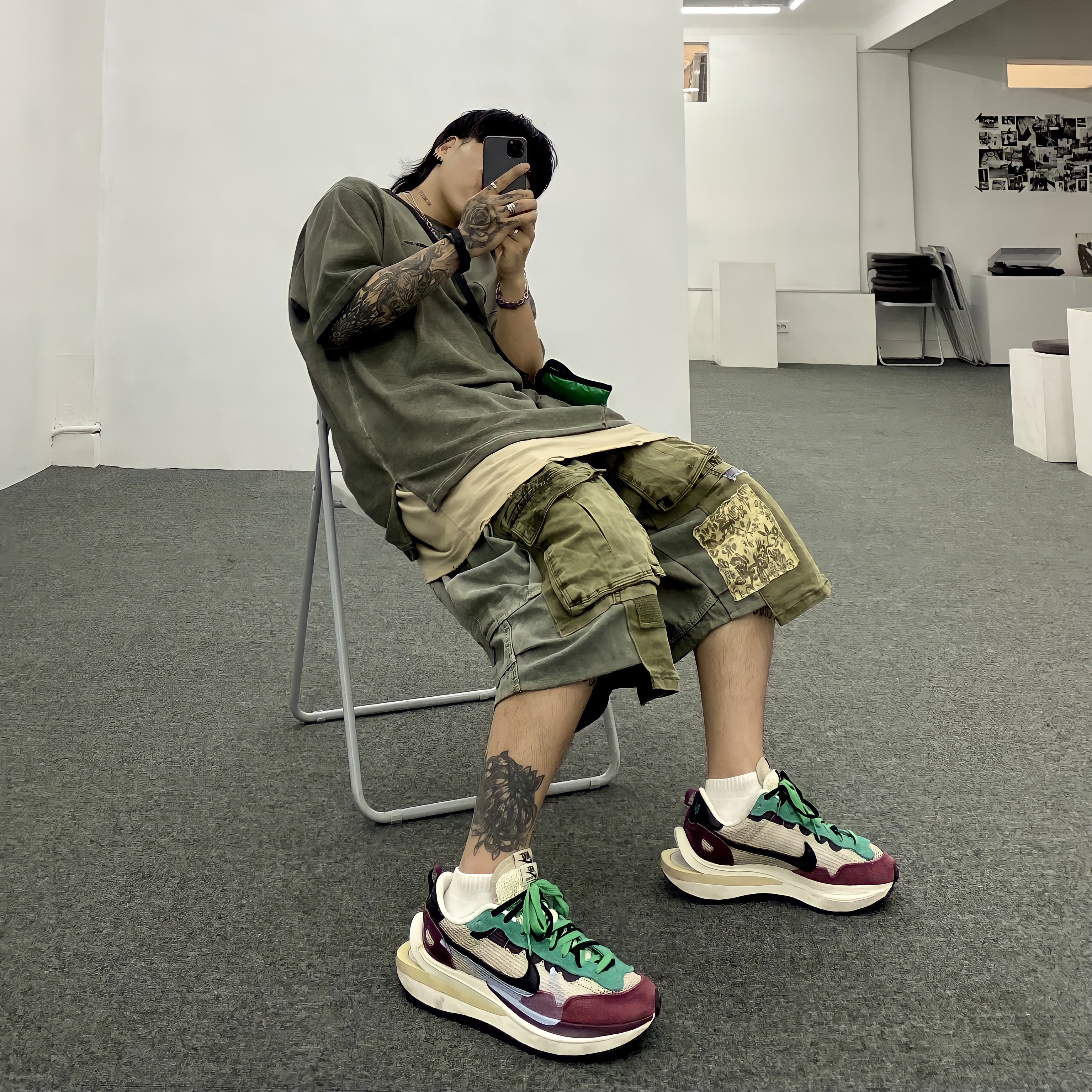 Nike x Sacai VaporWaffle String & Black Villain Red 착용 스타일