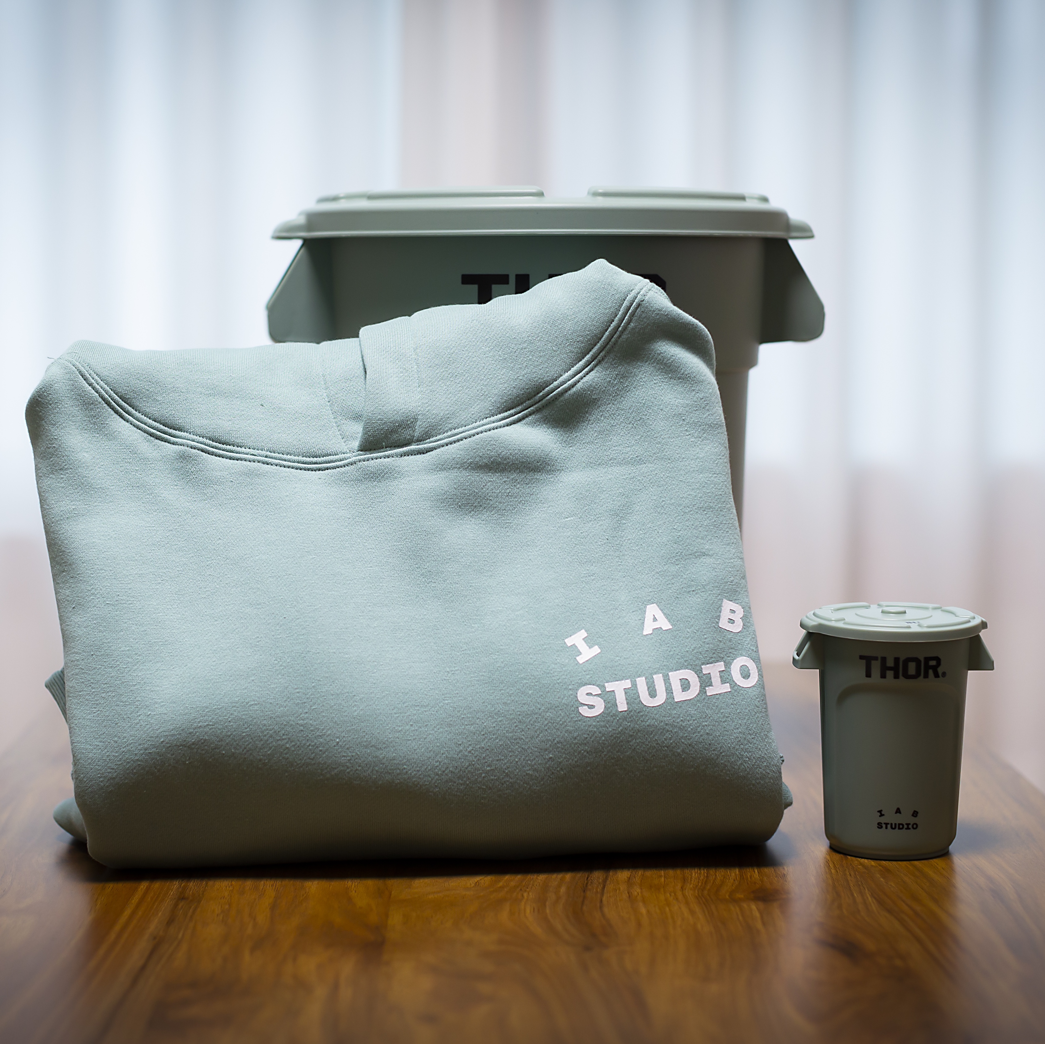 IAB Studio x Thor Set Ash Green 착용 스타일 - 4