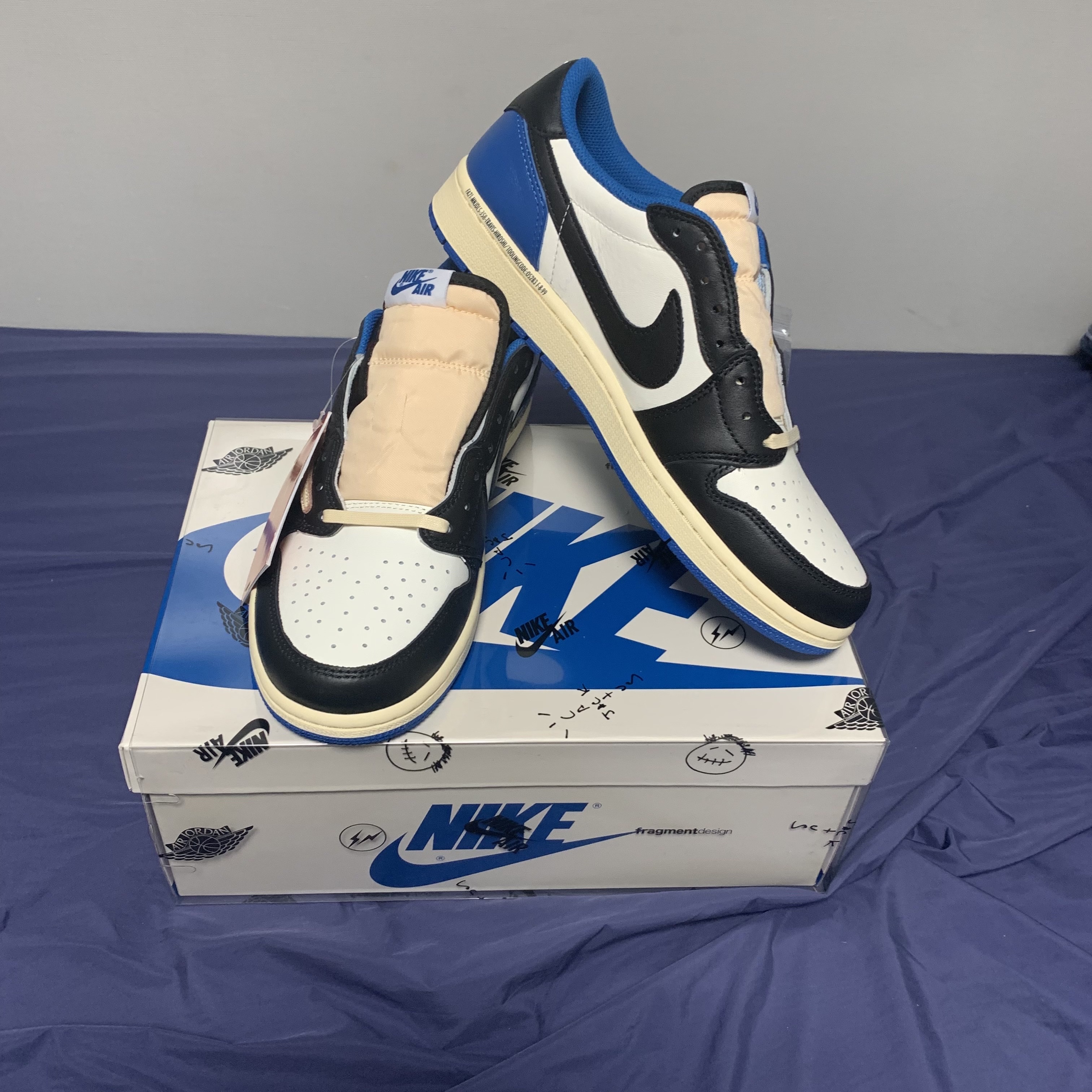 Jordan 1 x Travis Scott x Fragment Retro Low OG SP Military Blue 착용 스타일