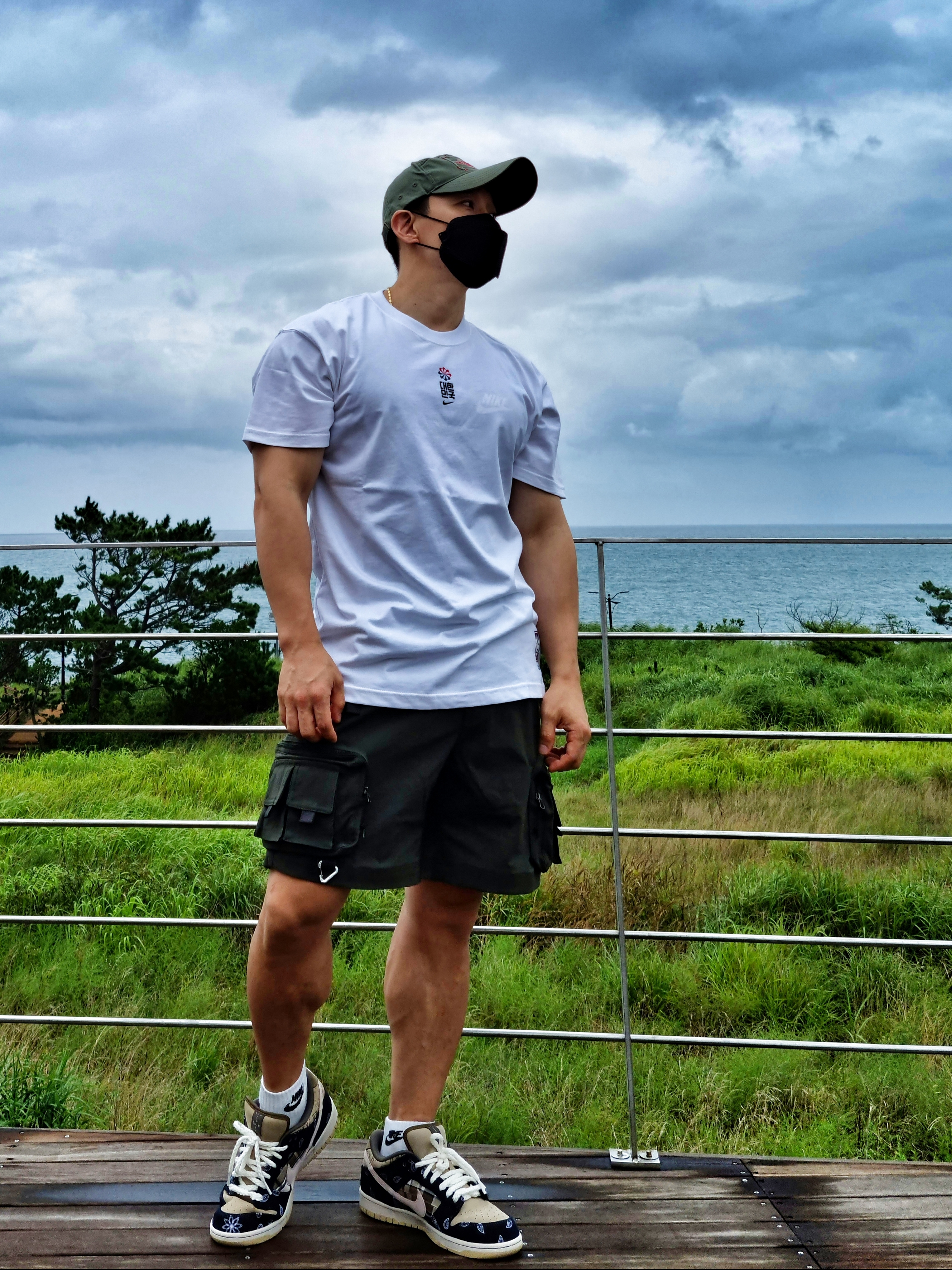 Nike ACG Cargo Shorts Sequoia - Asia, Nike x Travis Scott SB Dunk Low (Special Box) 착용 스타일 - 2