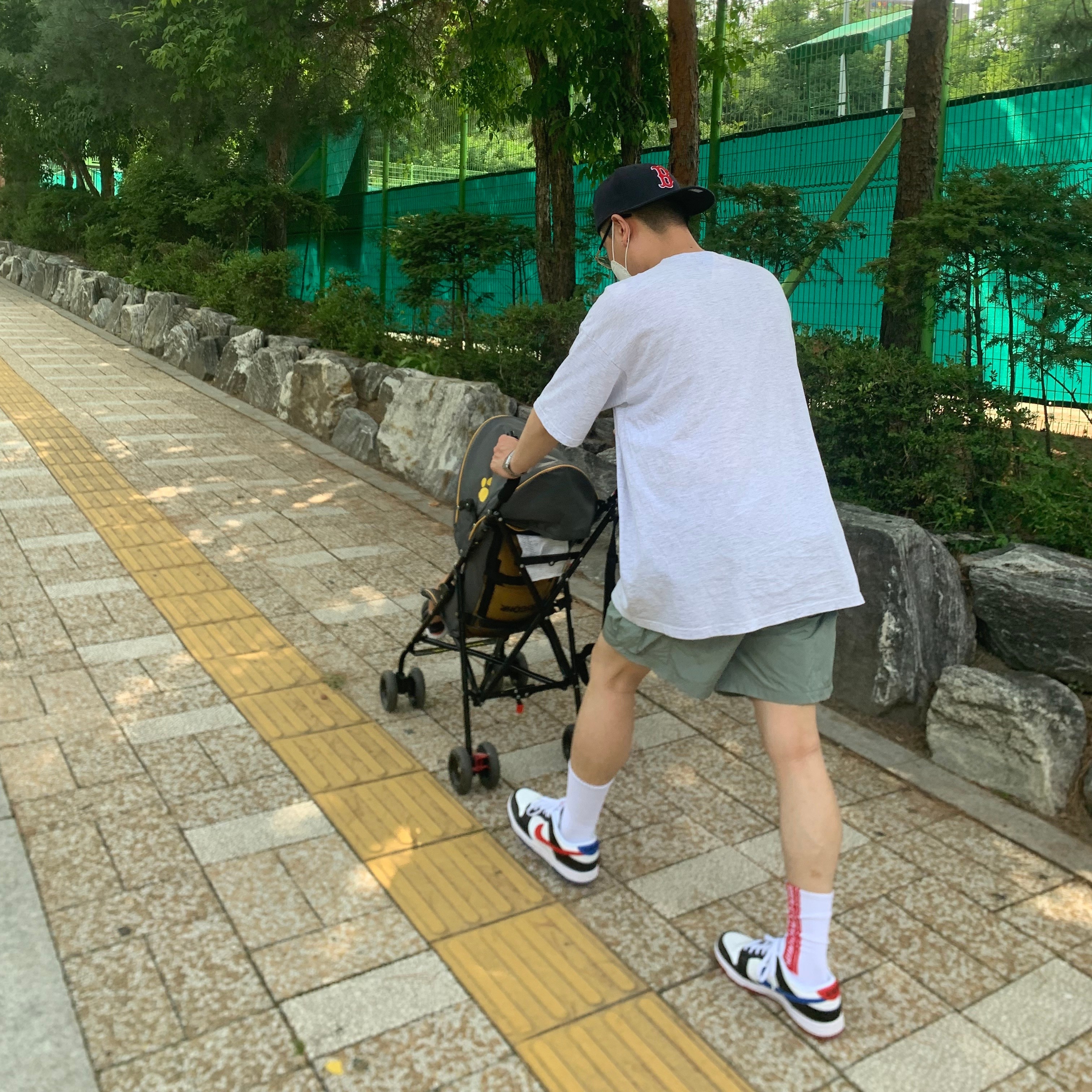 Nike Dunk Low SE Seoul (With Special Gift) 착용 스타일