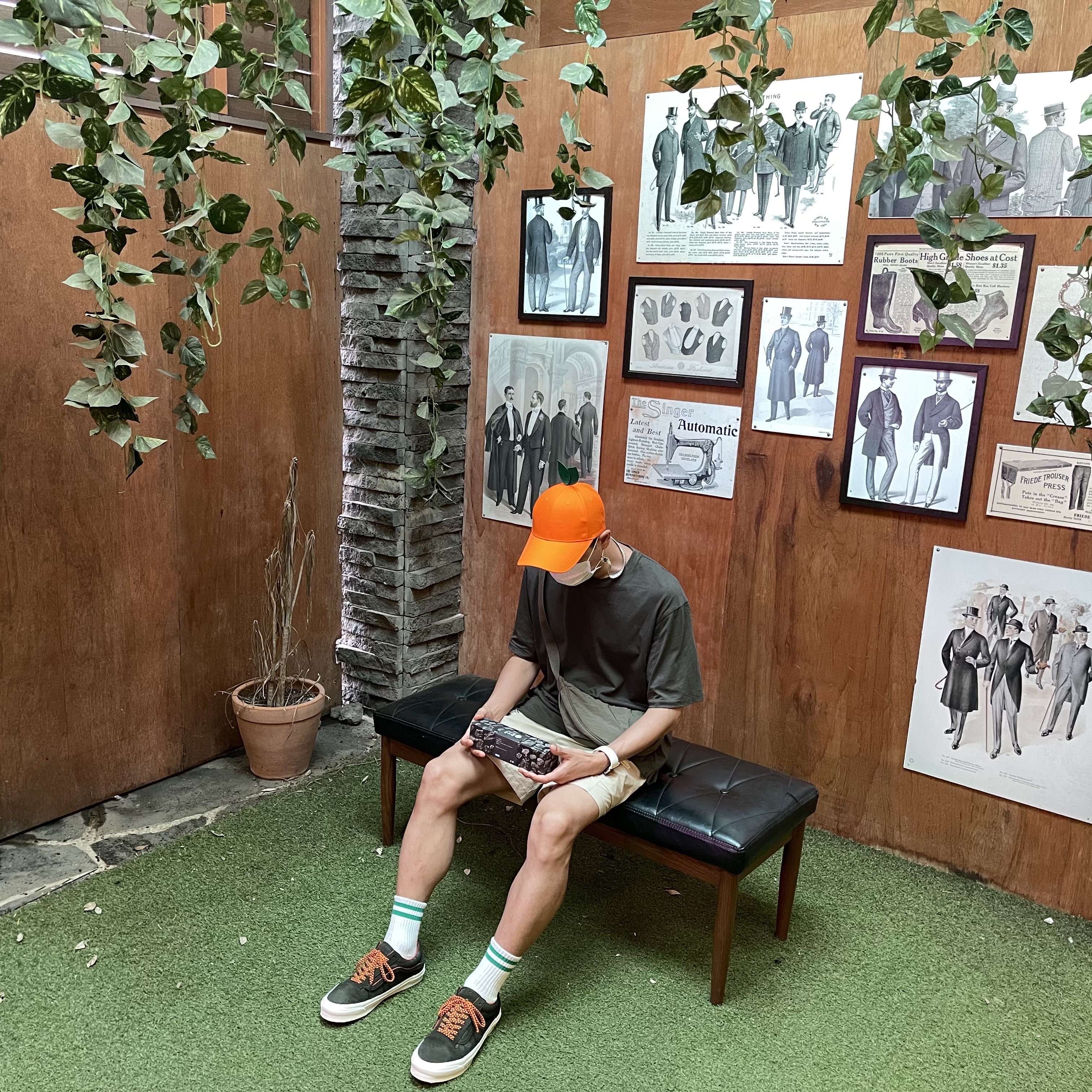 Vans Vault x Porter OG Old Skool LX Forest night 착용 스타일 - 1