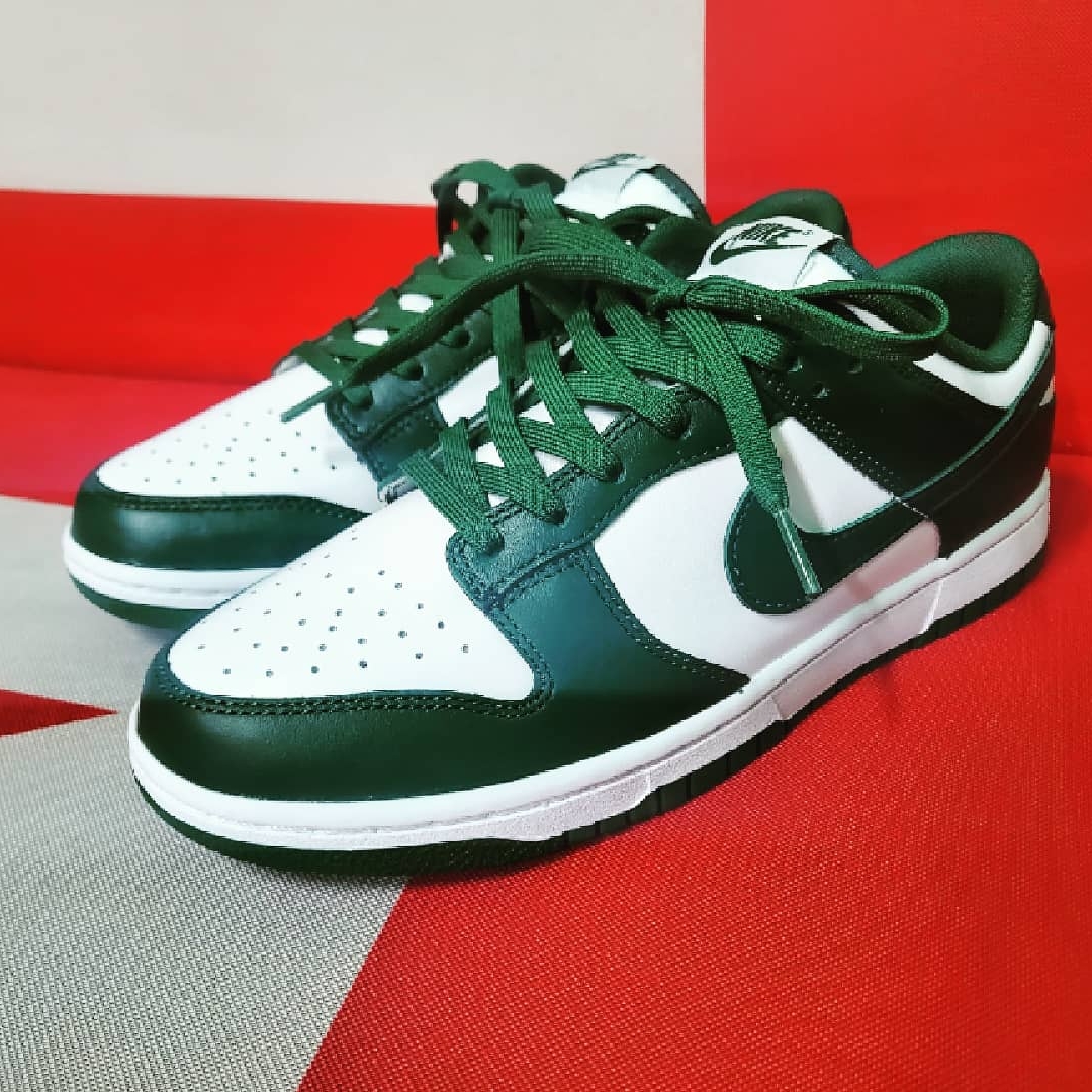 Nike Dunk Low Retro Varsity Green 착용 스타일 - 2