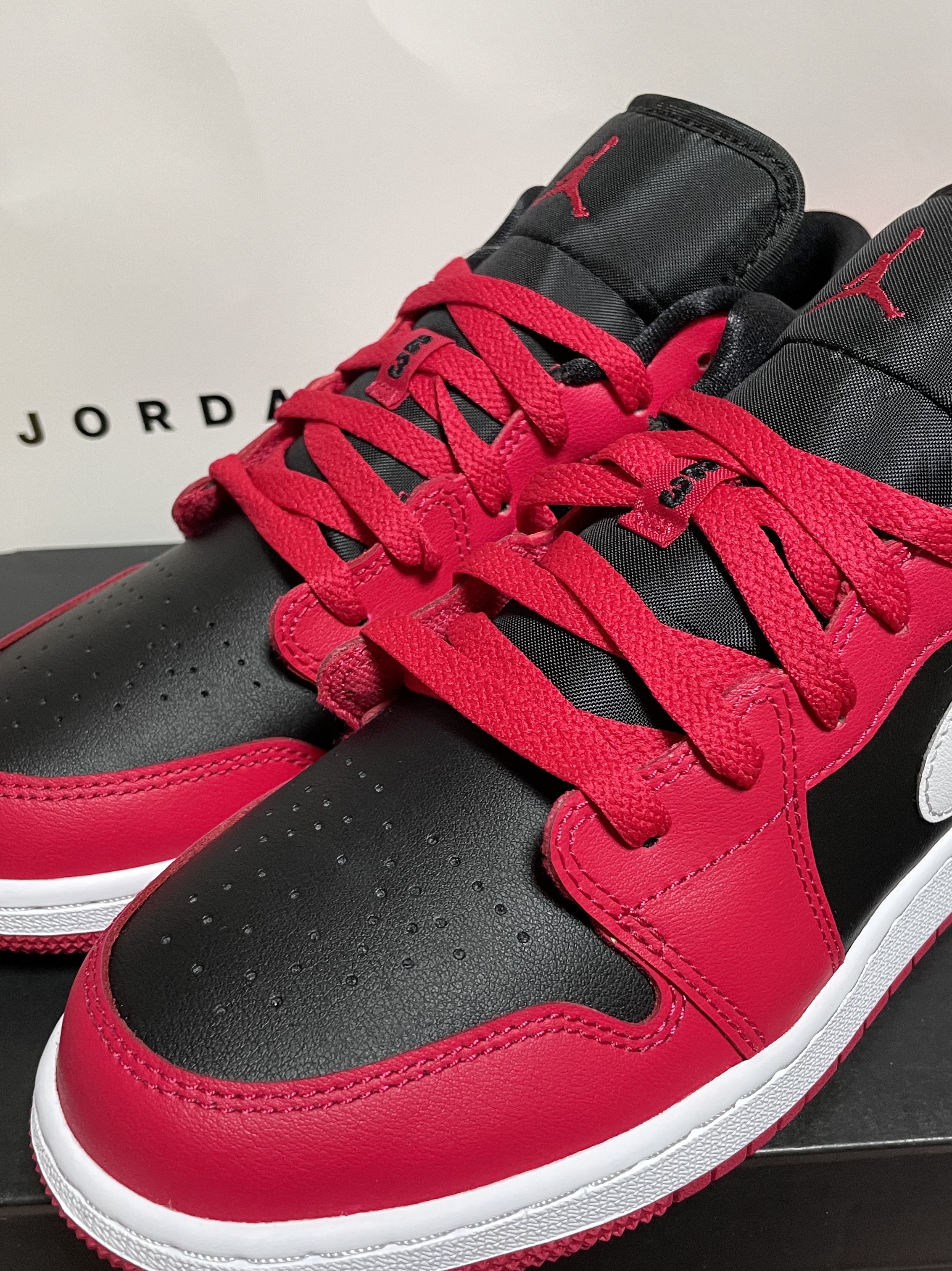 (GS) Jordan 1 Low Black Very Berry 착용 스타일 - 1