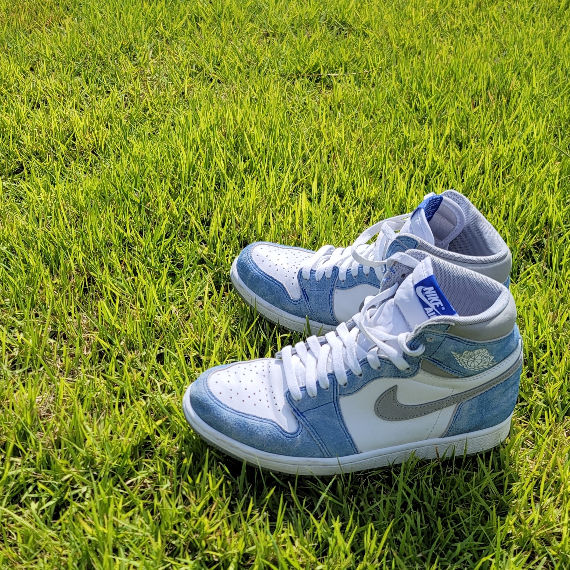Jordan 1 Retro High OG Hyper Royal 착용 스타일 - 1