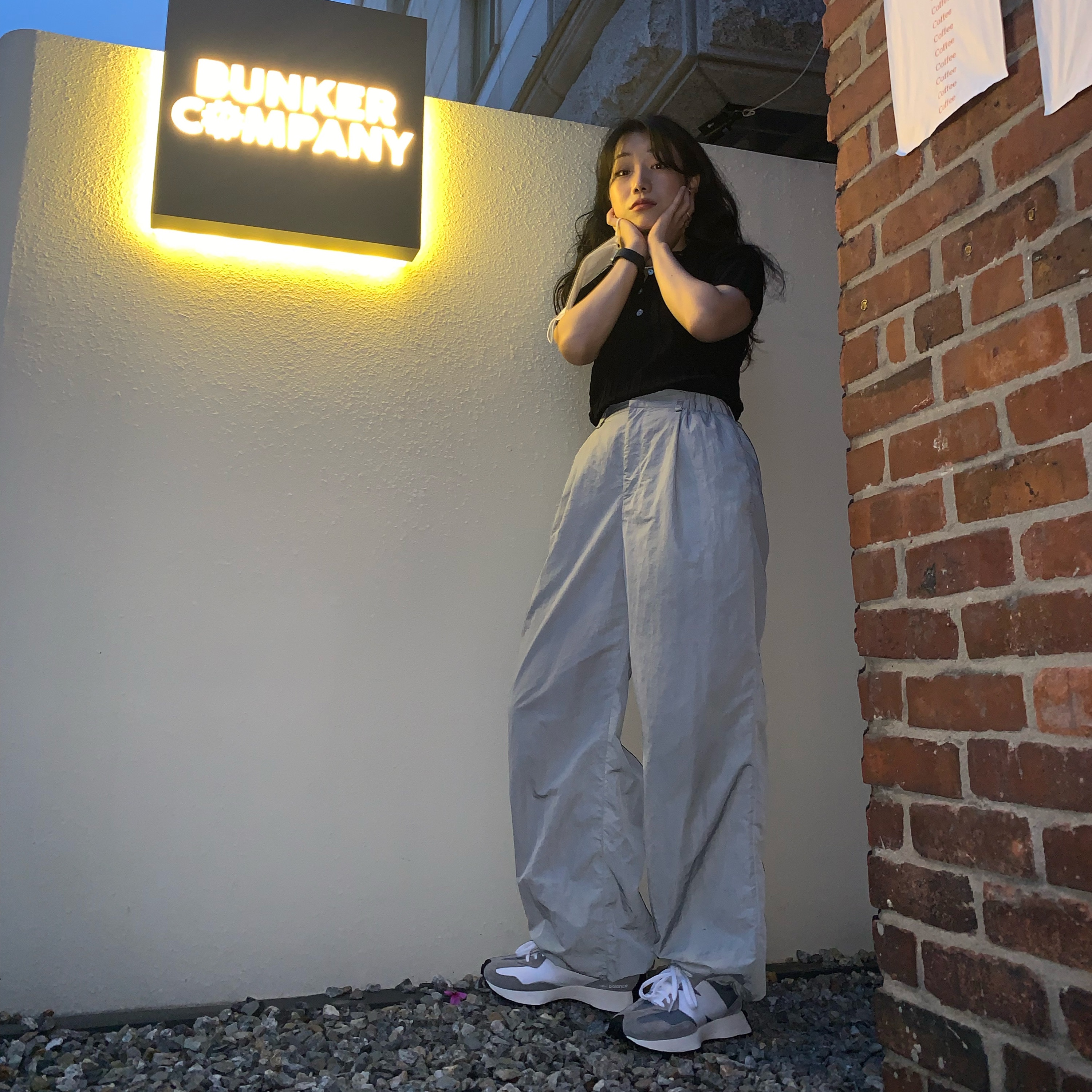 New Balance 327 Grey 착용 스타일 - 1