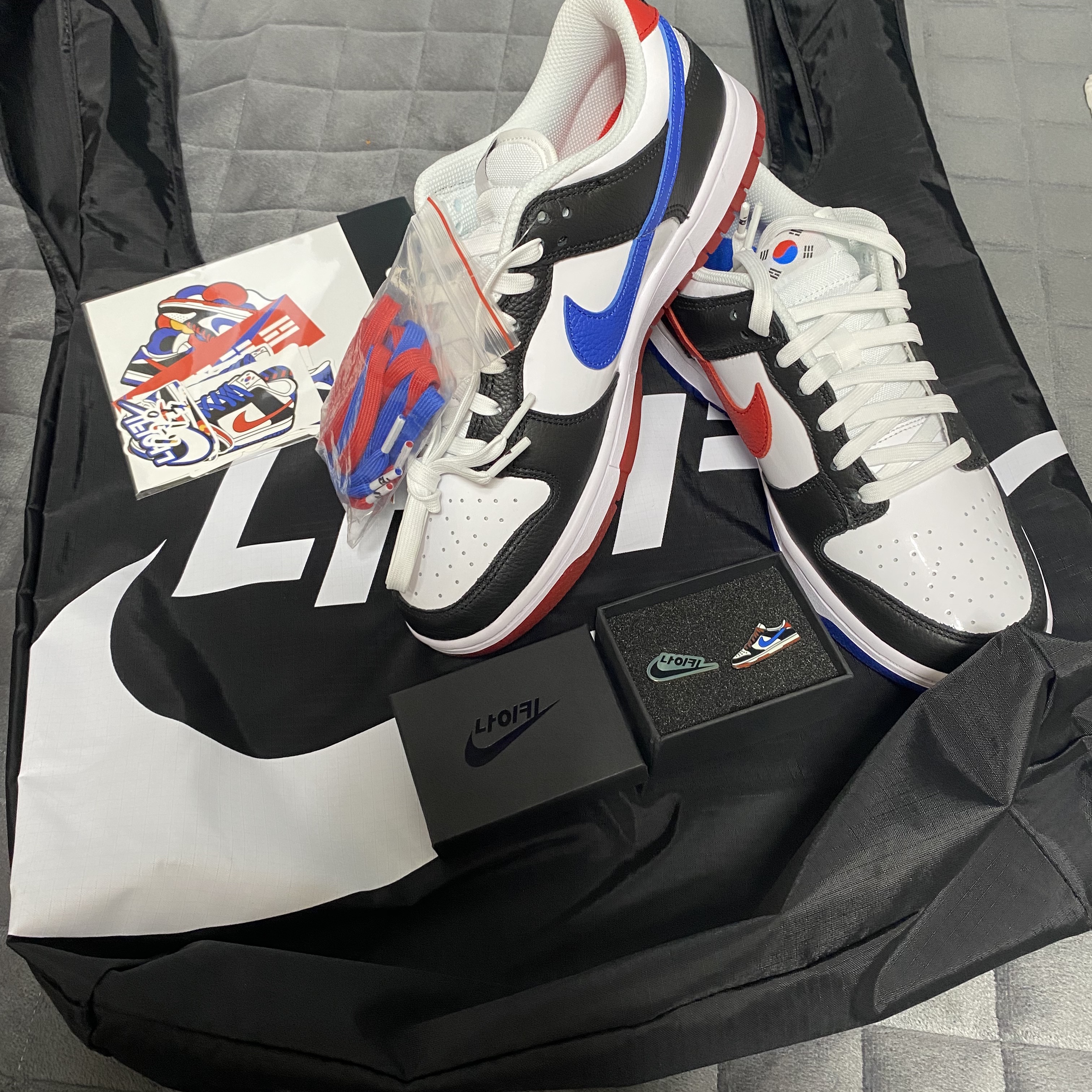 Nike Dunk Low SE Seoul (With Special Gift) 착용 스타일