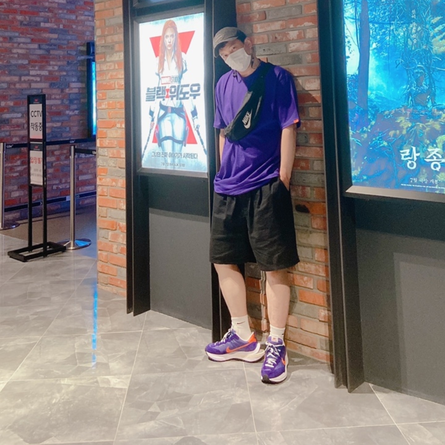 Nike x Sacai VaporWaffle Dark Iris 착용 스타일