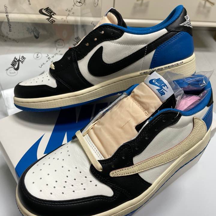 Jordan 1 x Travis Scott x Fragment Retro Low OG SP Military Blue 착용 스타일