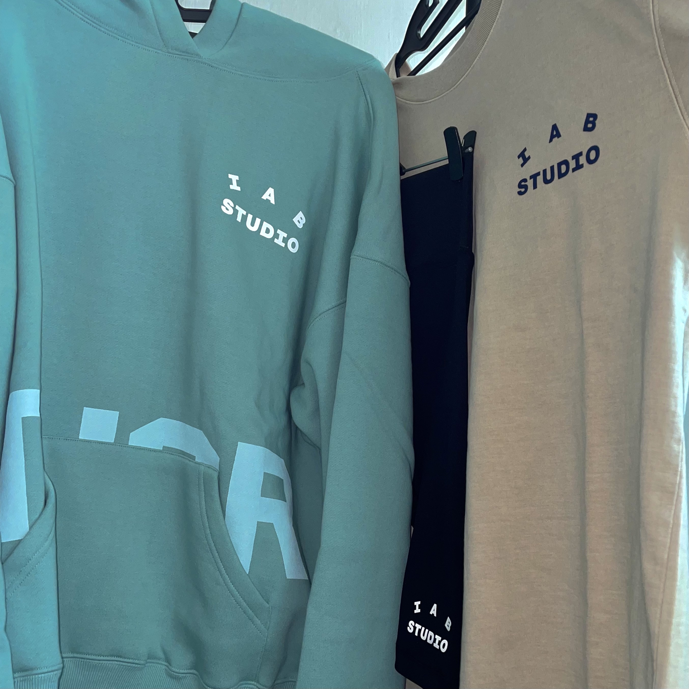 IAB Studio x Thor Set Ash Green, IAB Studio x Thor Hoodie Ash Green 착용 스타일