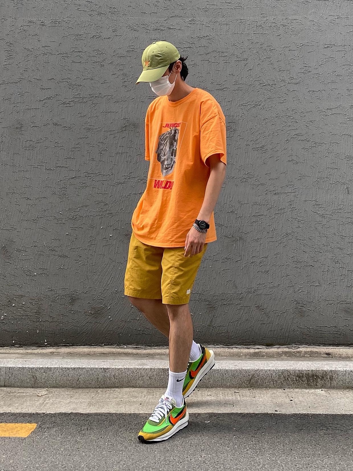 Nike x Sacai LDWaffle Green Multi 착용 스타일 - 2