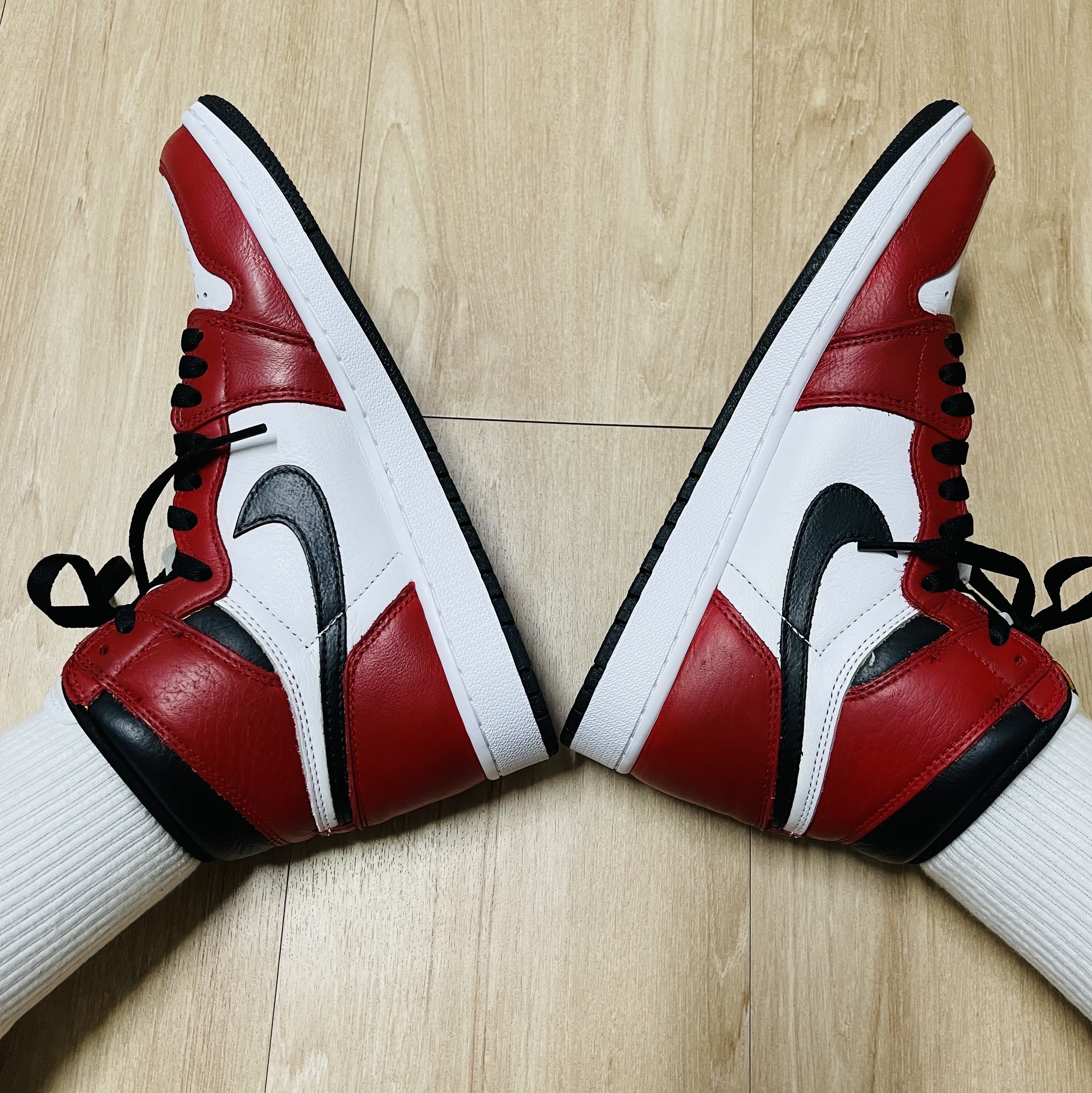 Jordan 1 Retro High OG Light Fusion Red 착용 스타일 - 1