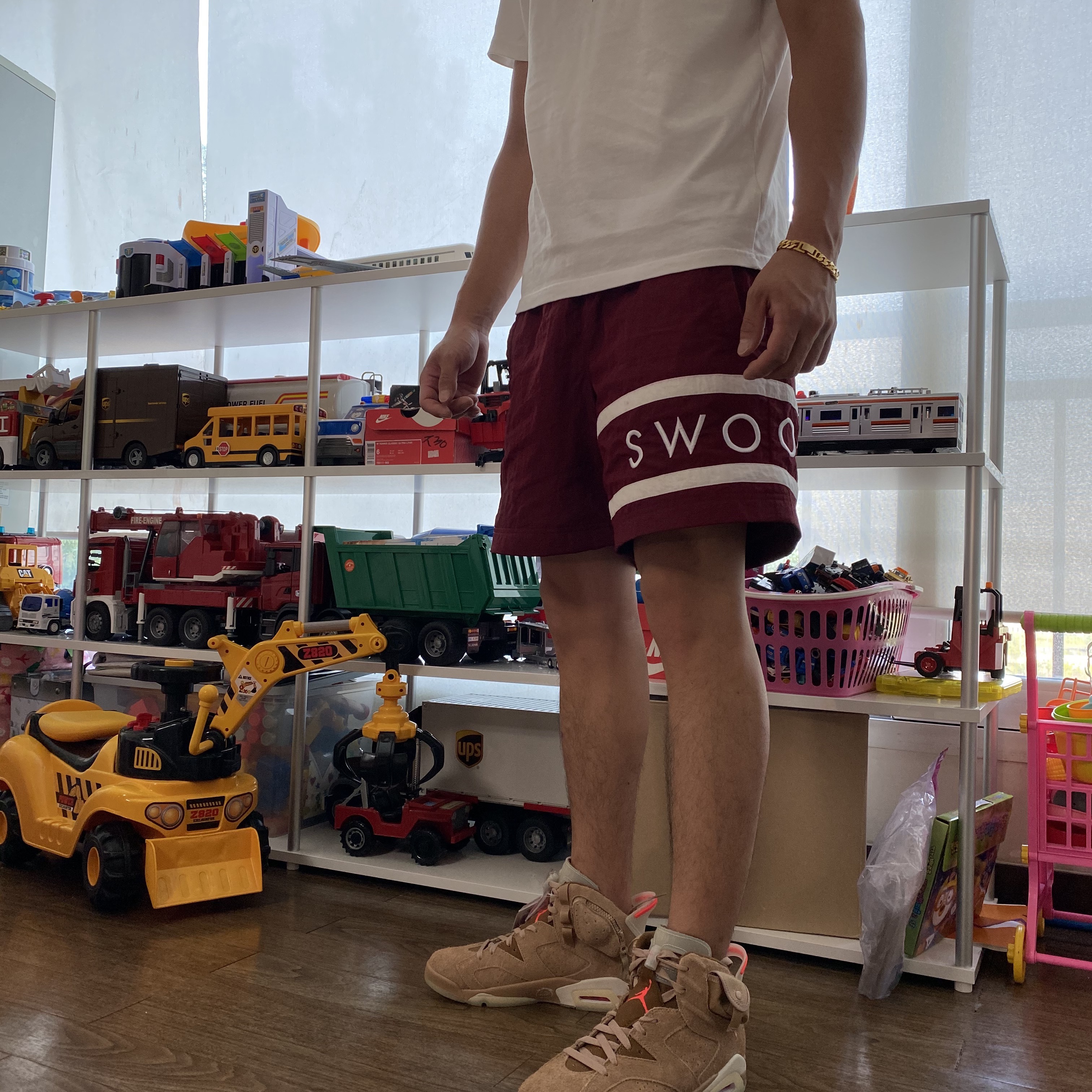 Jordan 6 x Travis Scott Retro SP British Khaki 착용 스타일
