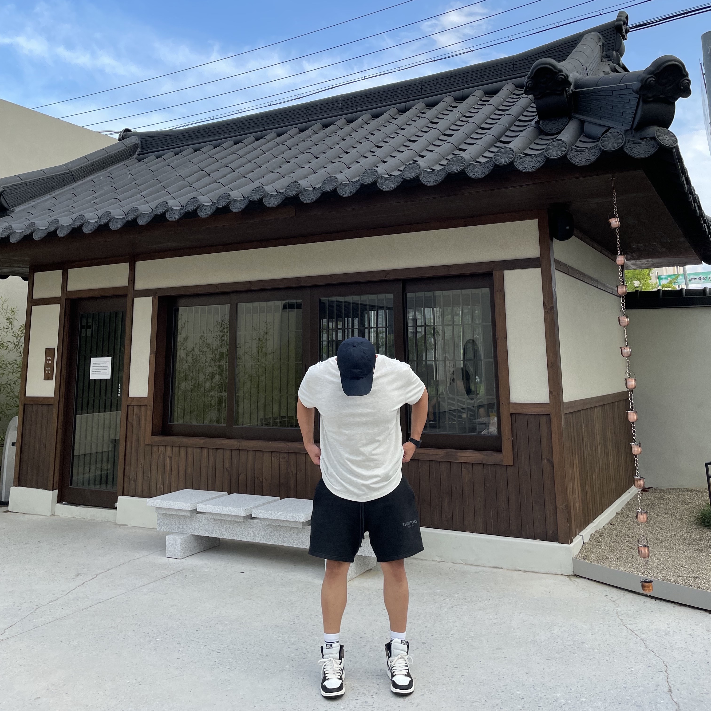 Essentials T-Shirt Oatmeal - 21SS, Essentials Sweatshorts Black - 21SS 착용 스타일