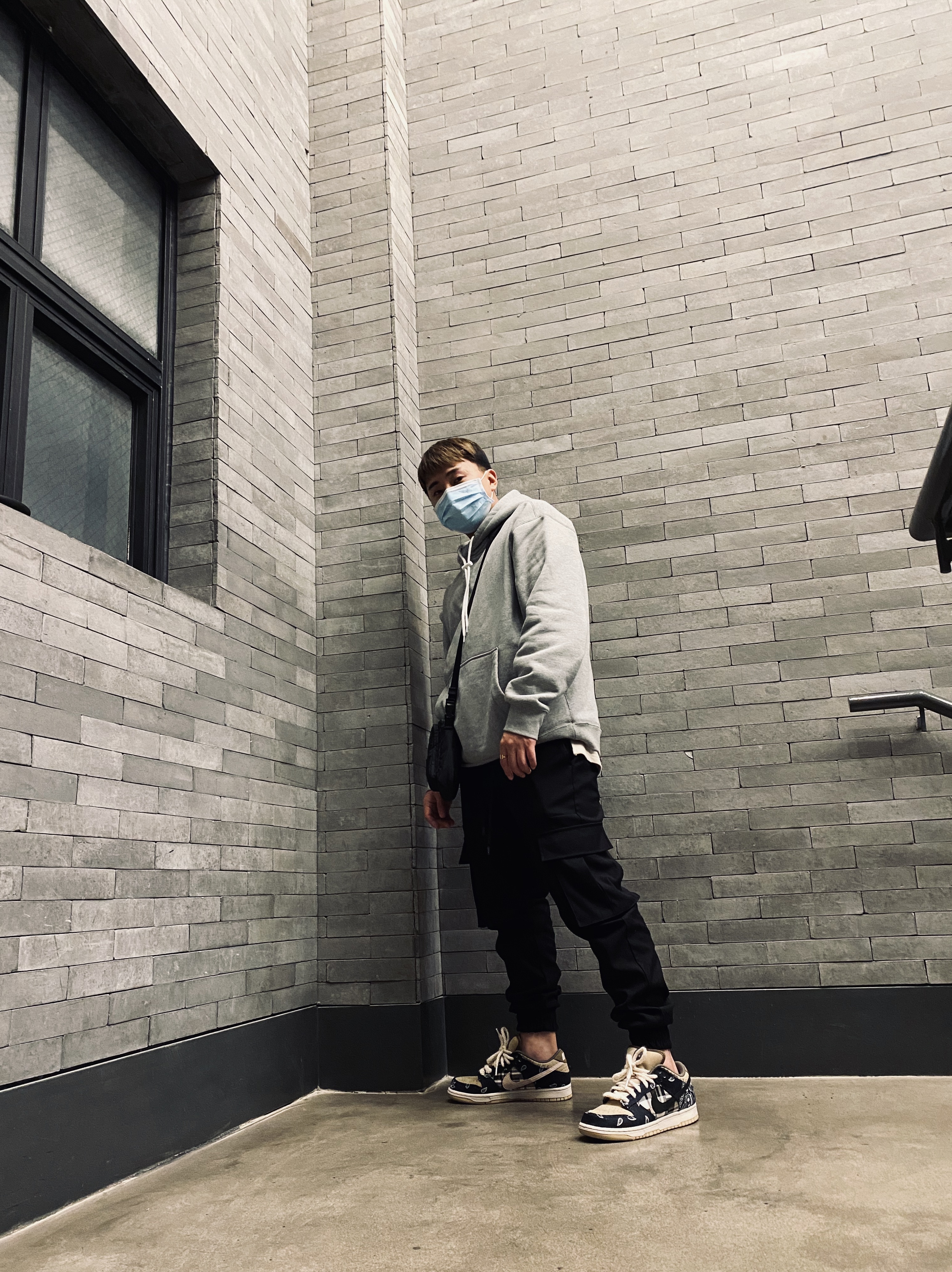 Nike M NRG Hoodie Grey Heather, Nike x Travis Scott SB Dunk Low 착용 스타일 - 1