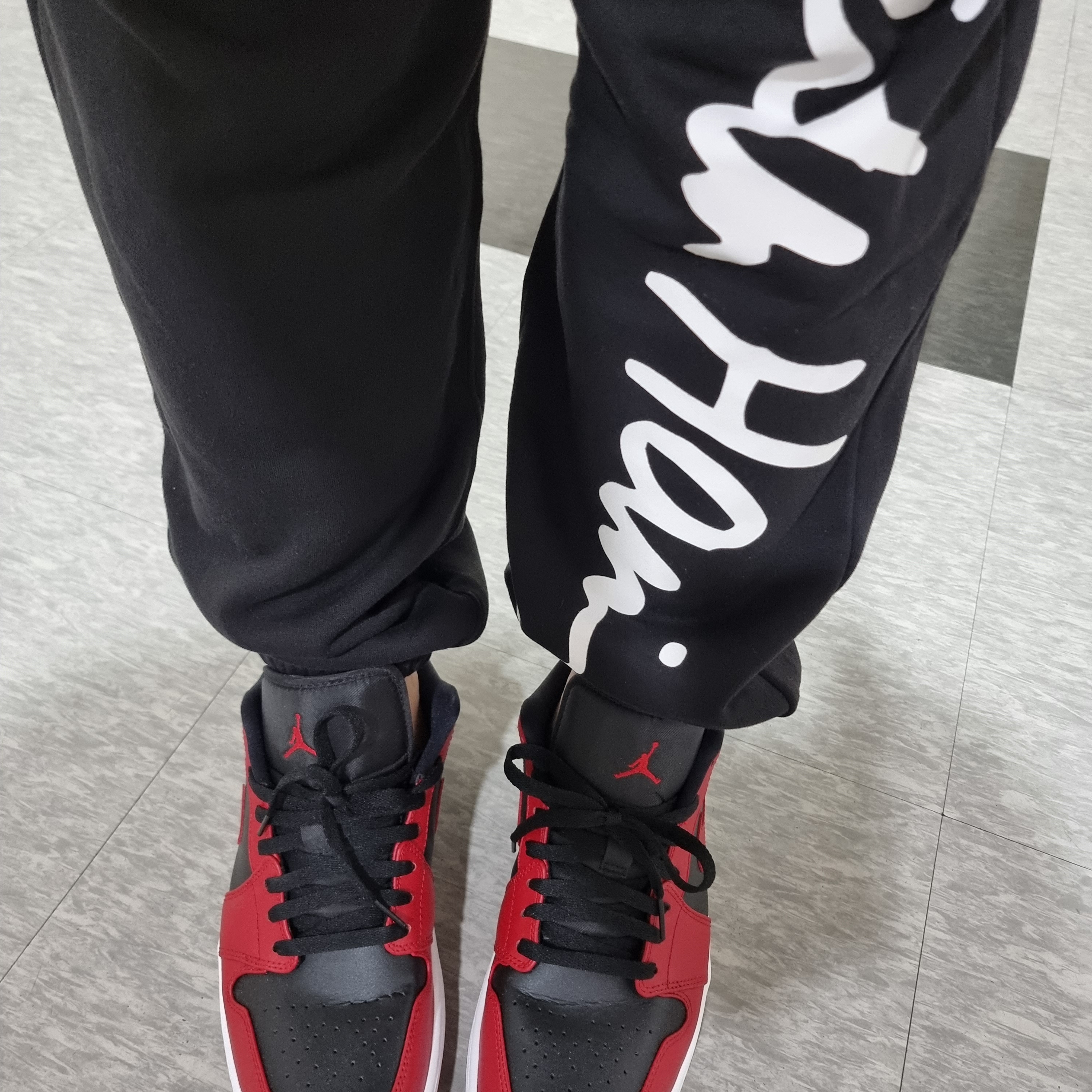 Jordan 1 Low Varsity Red 착용 스타일 - 2