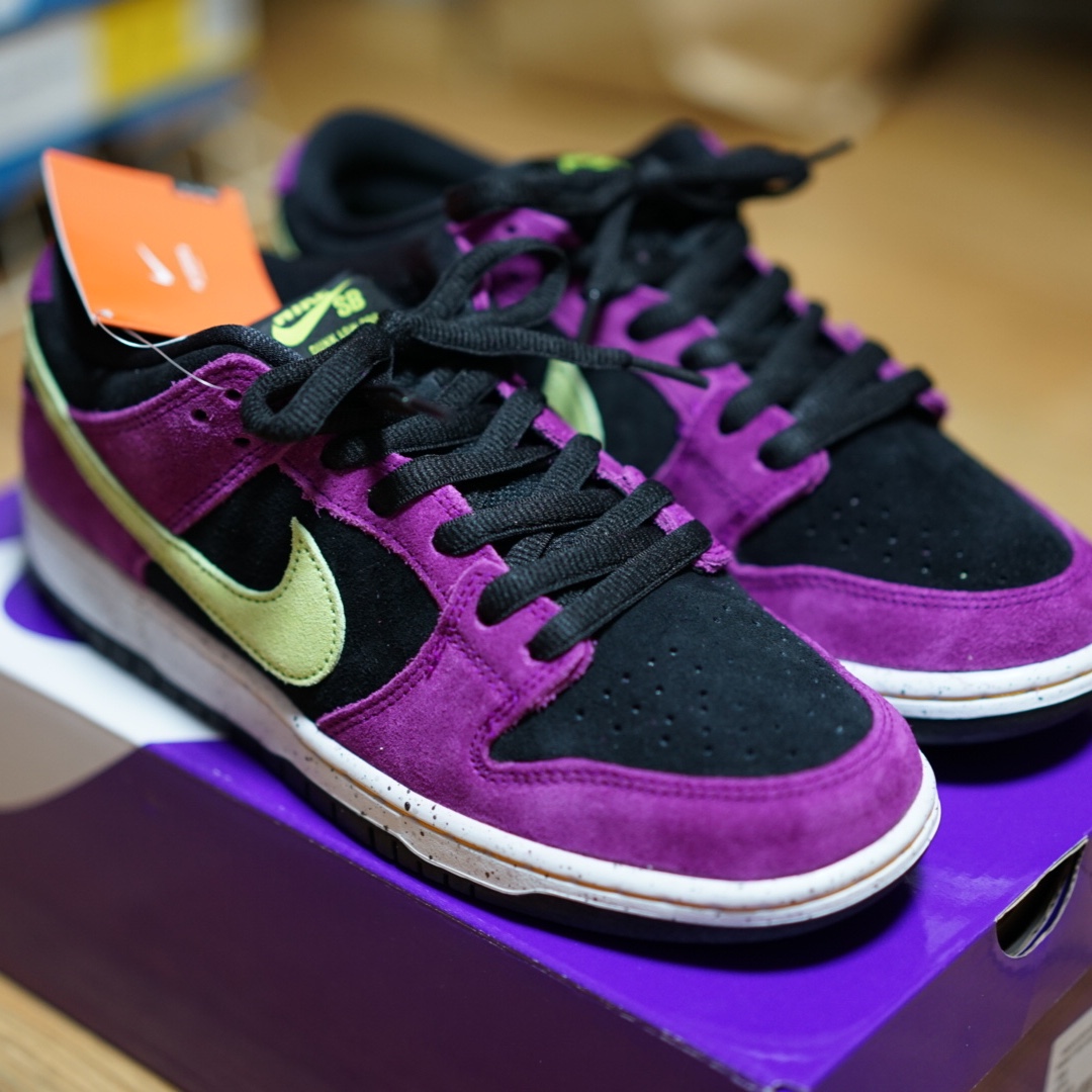 Nike SB Dunk Low Pro Red Plum 착용 스타일 - 1