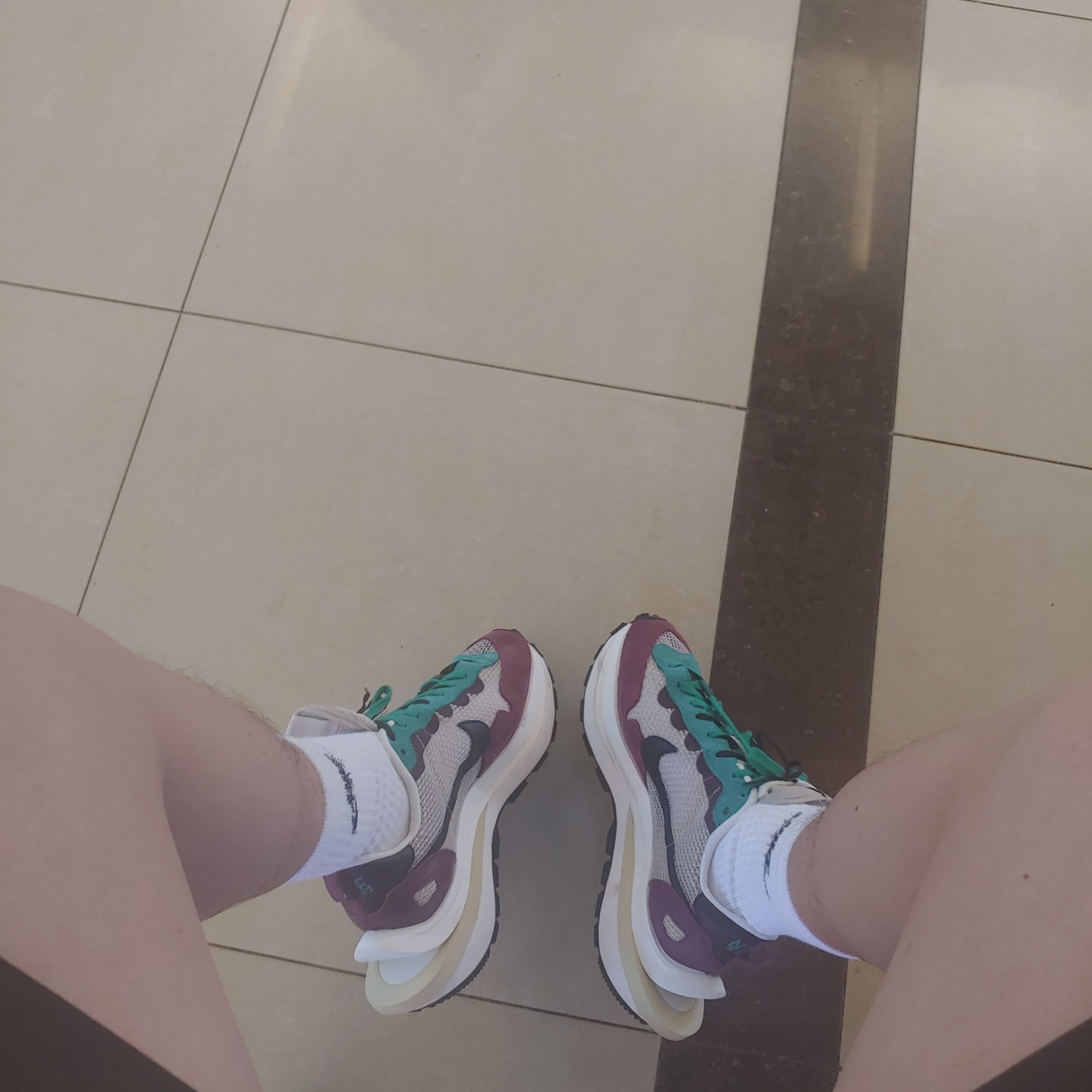 Nike x Sacai VaporWaffle String & Black Villain Red 착용 스타일