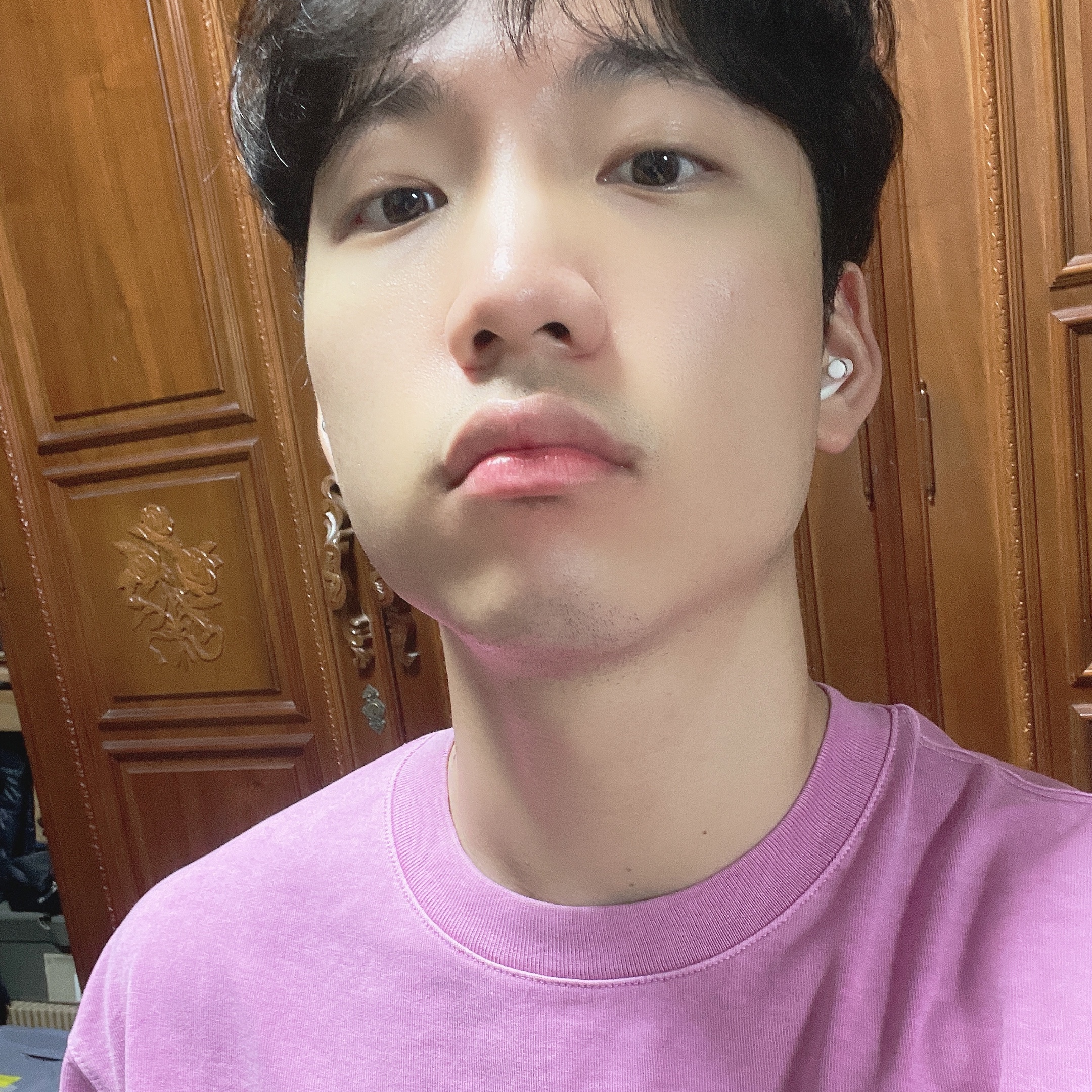 IAB Studio Pigment T-Shirt Magenta 착용 스타일 - 1