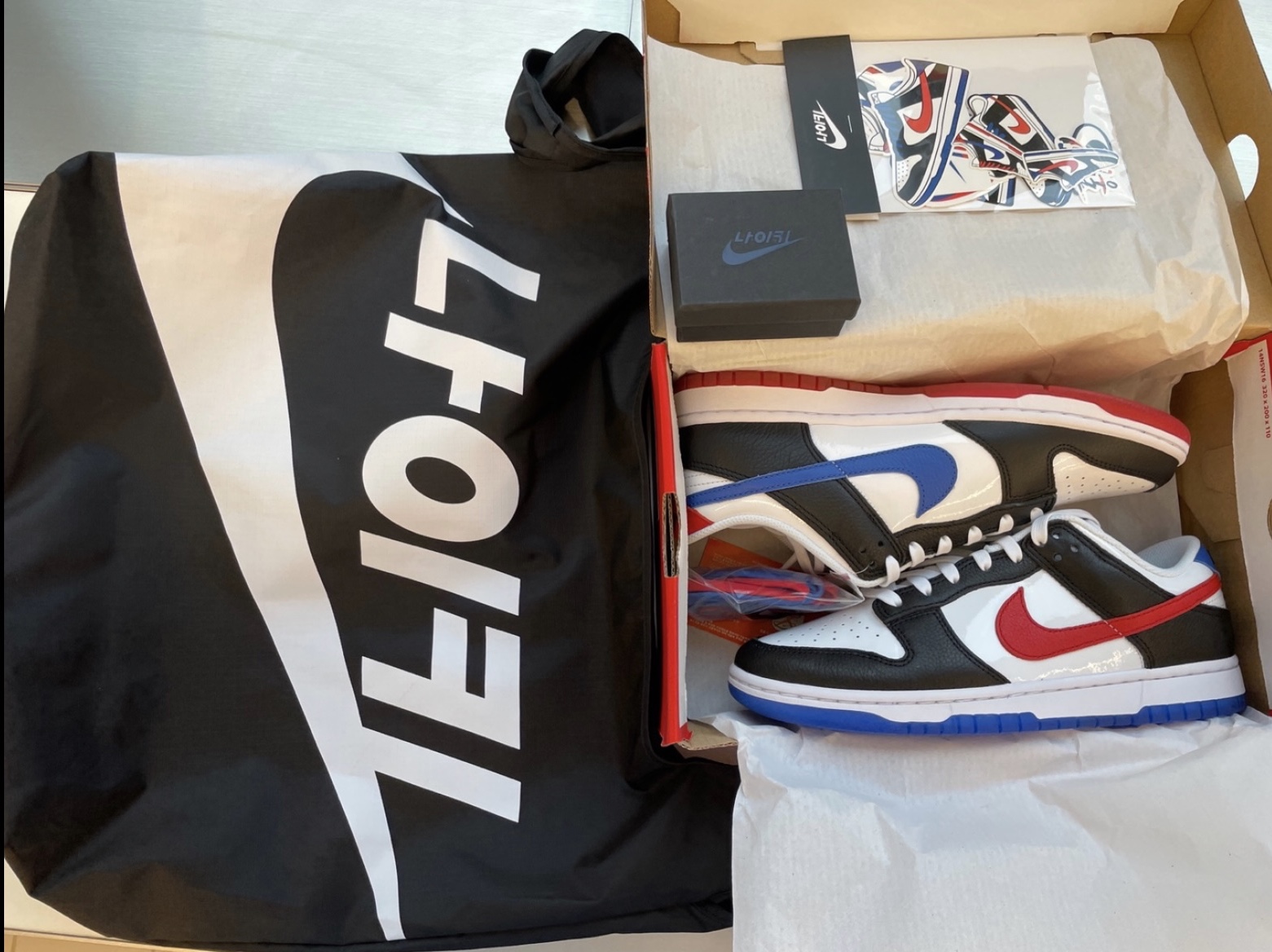 Nike Dunk Low SE Seoul (With Special Gift), Nike Dunk Low SE Seoul 착용 스타일 - 1