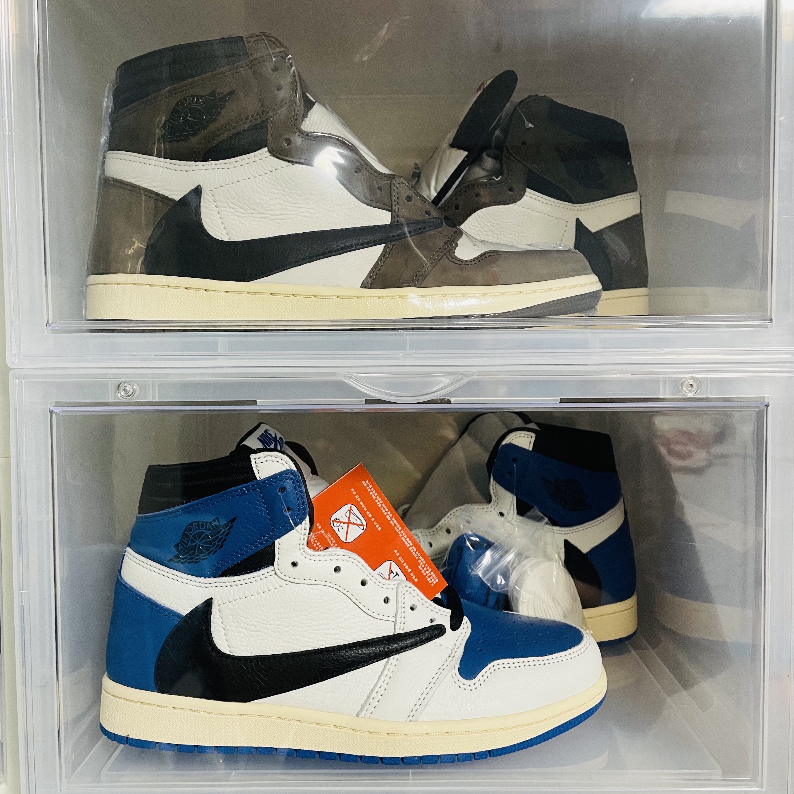 Jordan 1 x Travis Scott x Fragment Retro High OG SP Military Blue, Jordan 1 x Travis Scott Retro High OG SP Mocha 착용 스타일