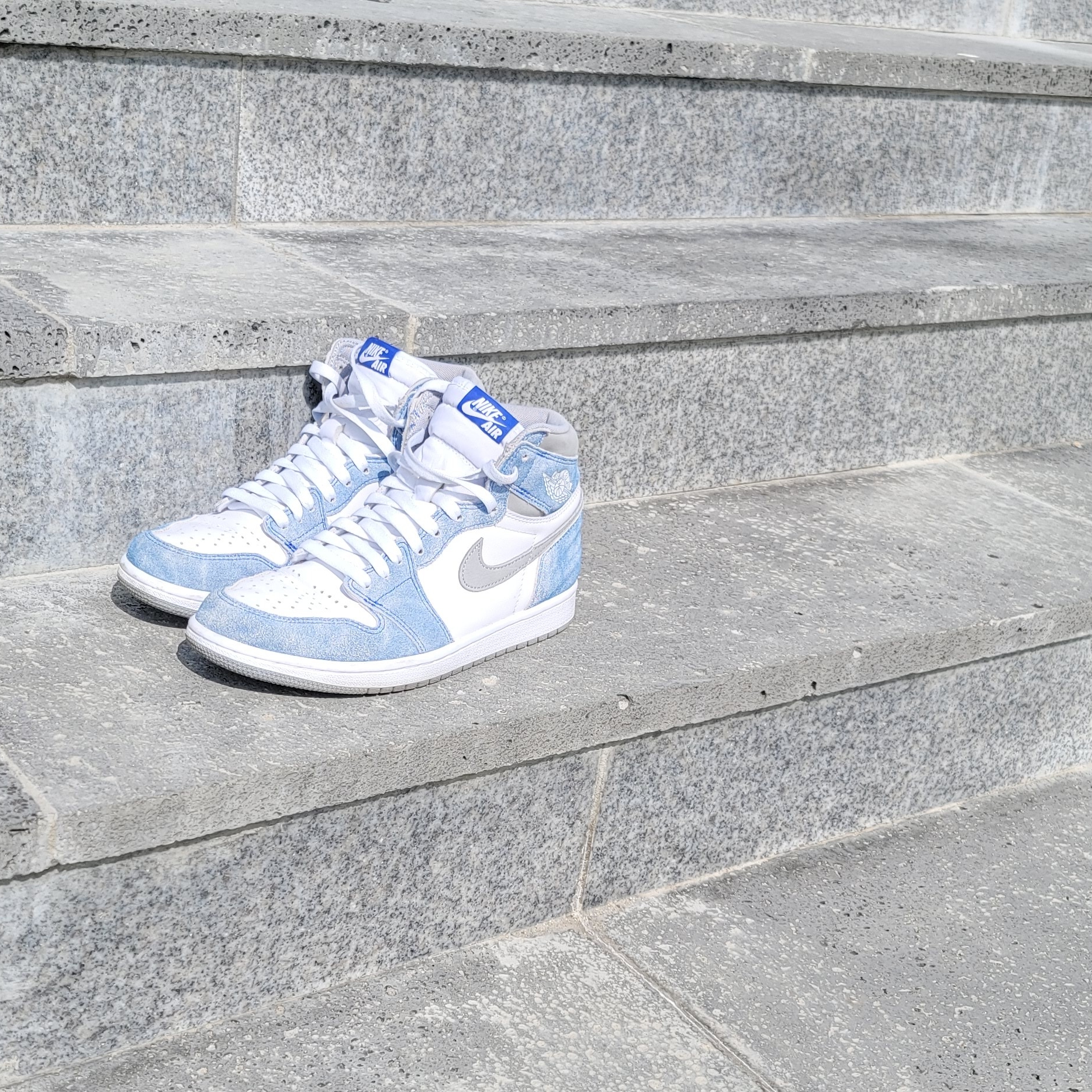 Jordan 1 Retro High OG Hyper Royal 착용 스타일 - 2