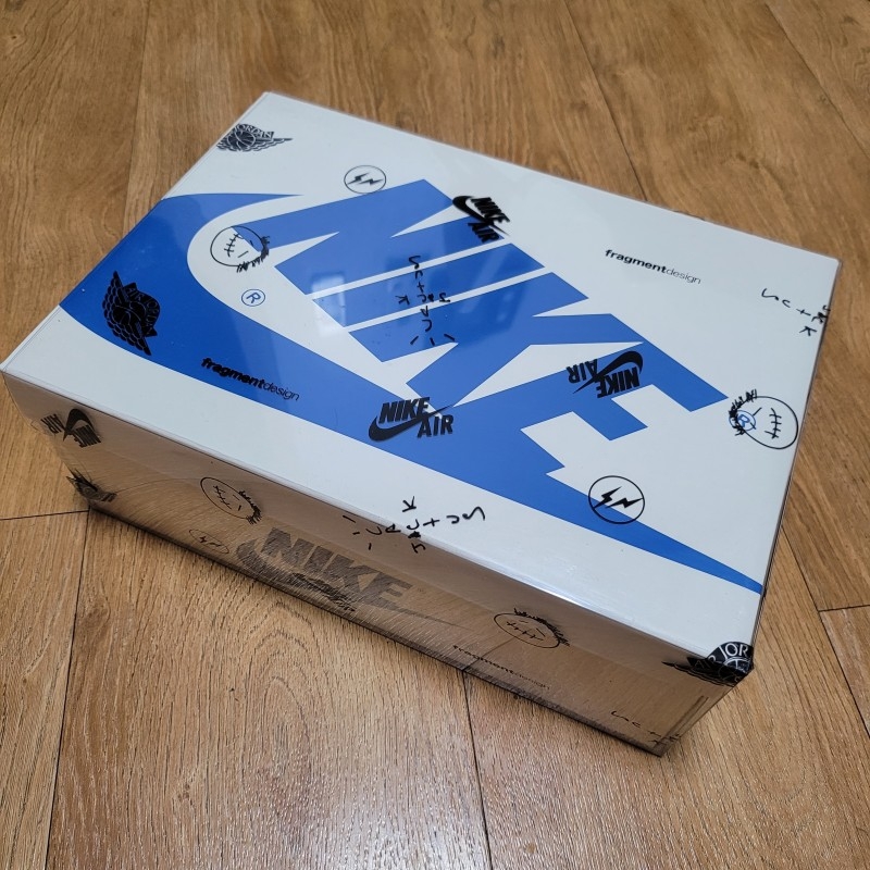 Jordan 1 x Travis Scott x Fragment Retro Low OG SP Military Blue 착용 스타일 - 1