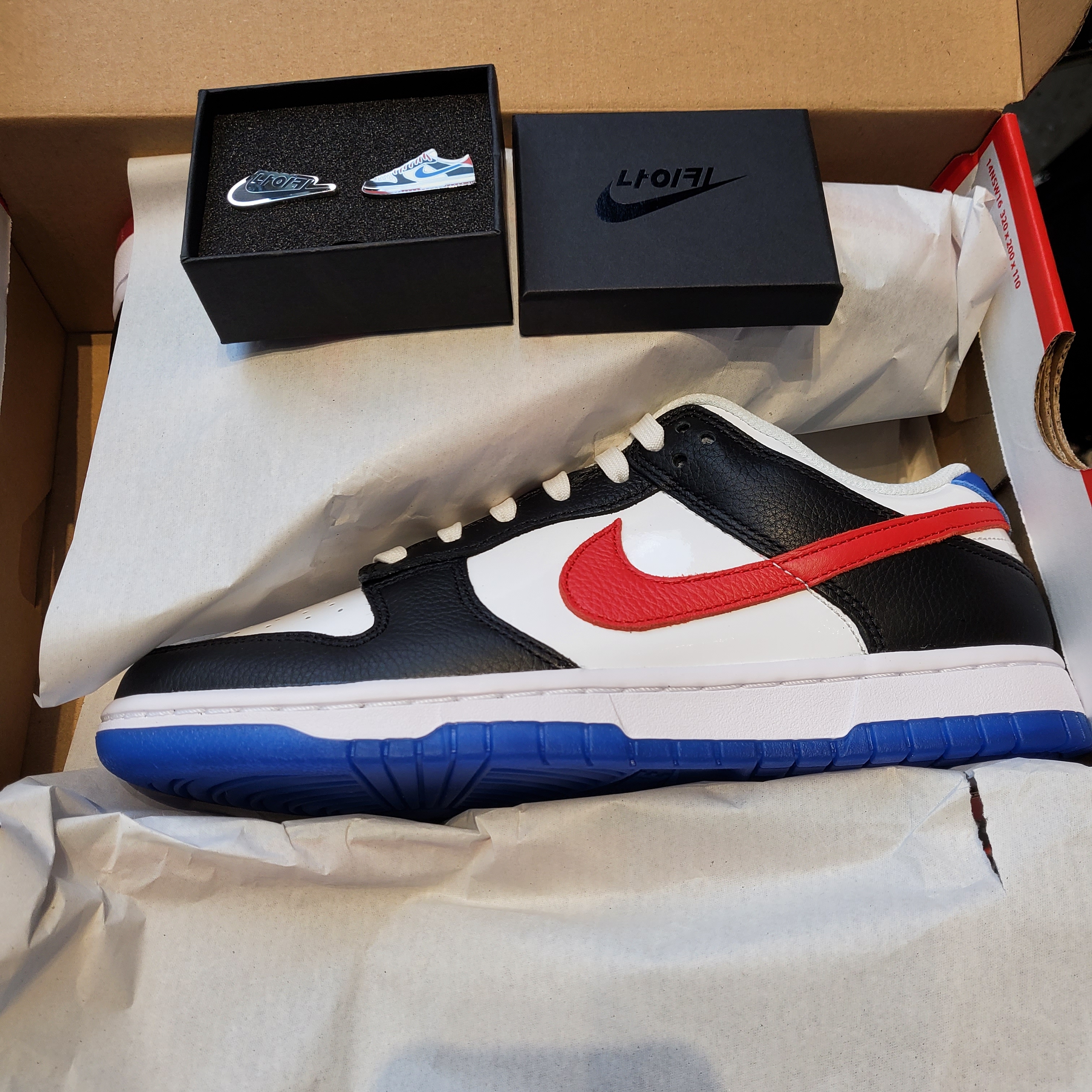 Nike Dunk Low SE Seoul (With Special Gift) 착용 스타일