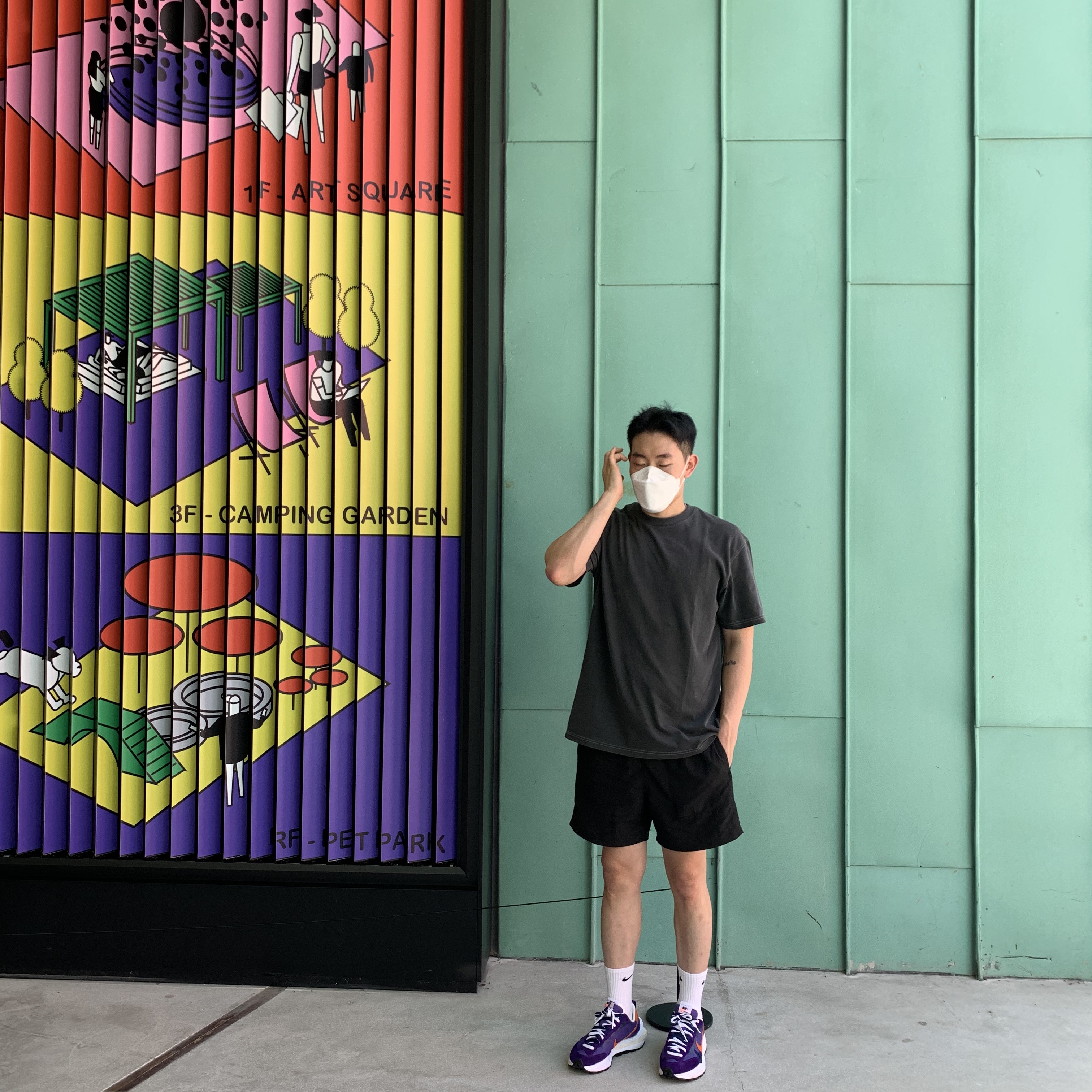 Nike x Sacai VaporWaffle Dark Iris, IAB Studio Pigment T-Shirt Black 착용 스타일 - 3