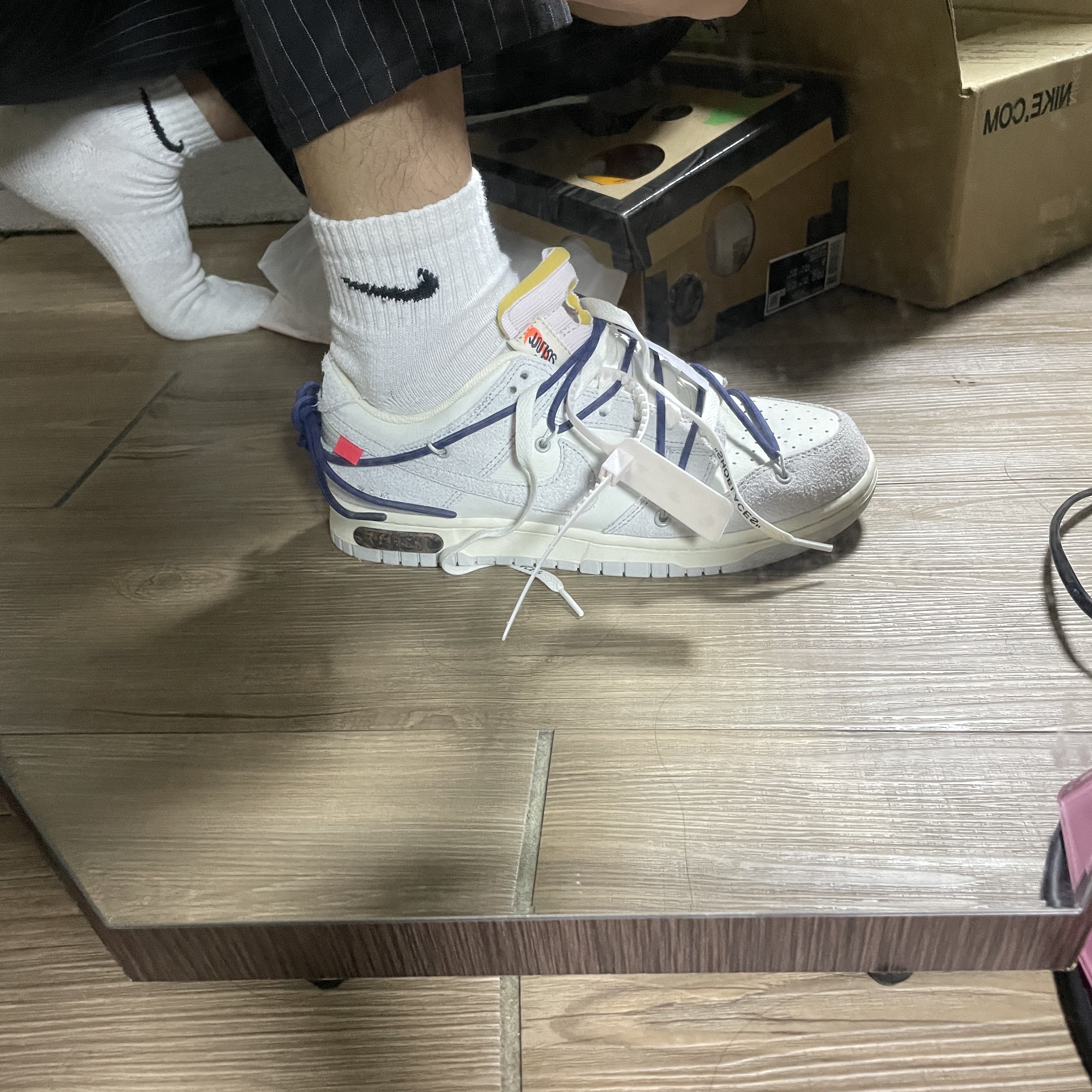 Nike x Off-White Dunk Low The 50 - Lot 18 착용 스타일 - 3
