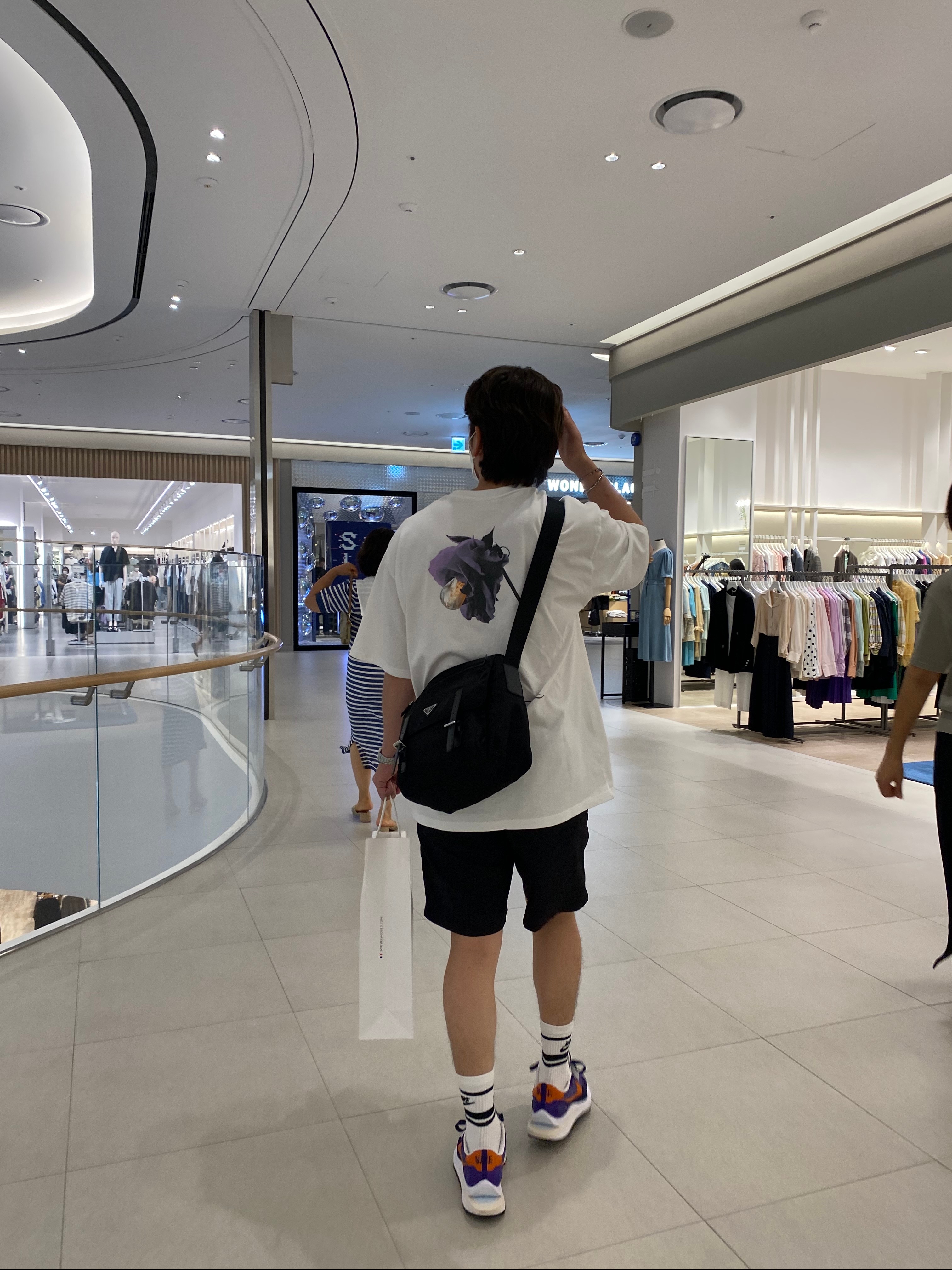 Nike x Sacai VaporWaffle Dark Iris 착용 스타일