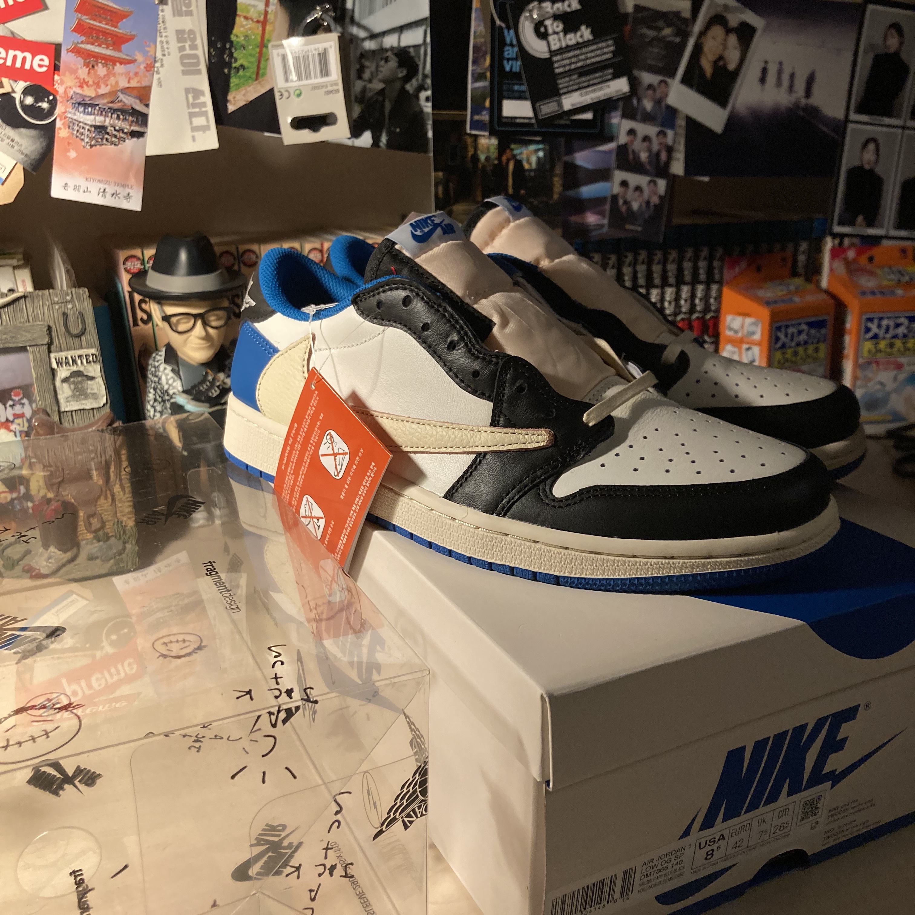 Jordan 1 x Travis Scott x Fragment Retro Low OG SP Military Blue 착용 스타일 - 3