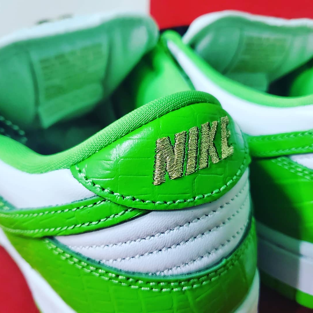 Nike x Supreme SB Dunk Low Mean Green 착용 스타일 - 5