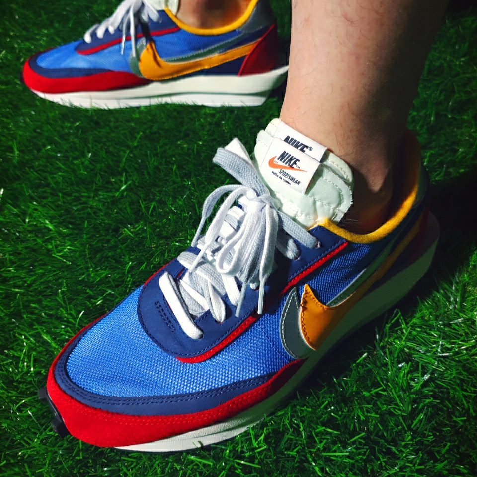 Nike x Sacai LDWaffle Blue Multi 착용 스타일 - 4