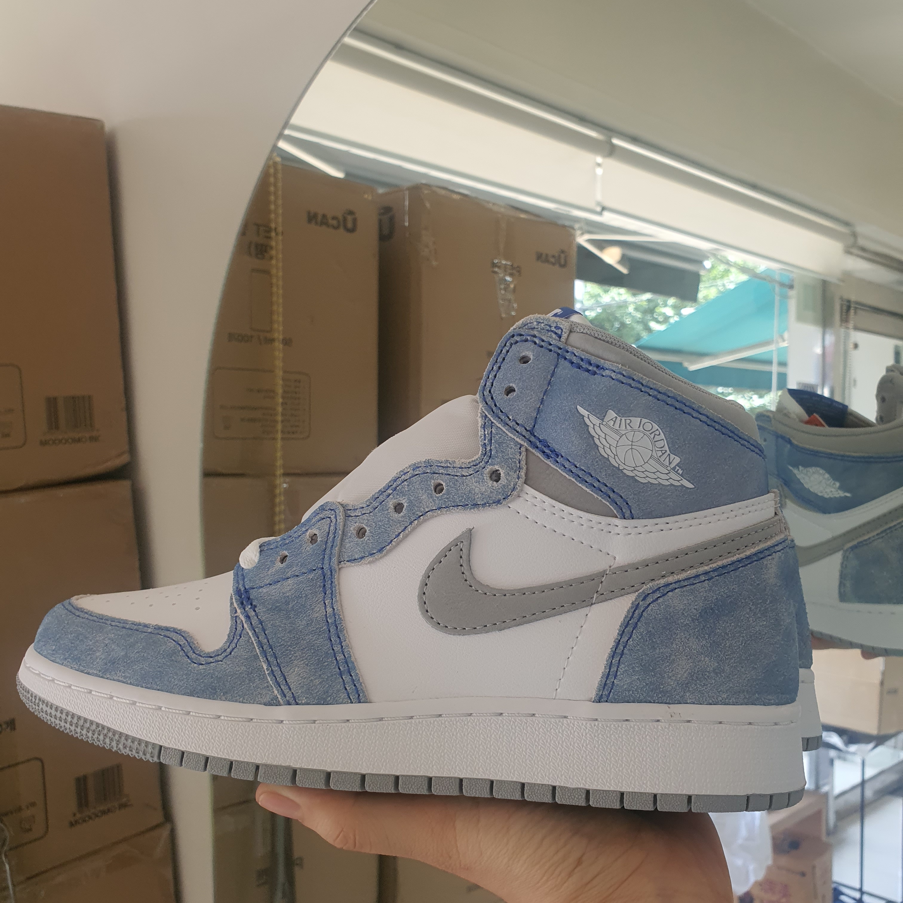 Jordan 1 Retro High OG Hyper Royal, (GS) Jordan 1 Retro High OG Hyper Royal 착용 스타일